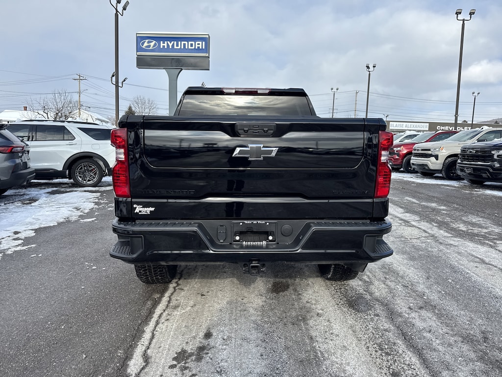Used 2023 Chevrolet Silverado 1500 Custom Trail Boss Truck Crew Cab