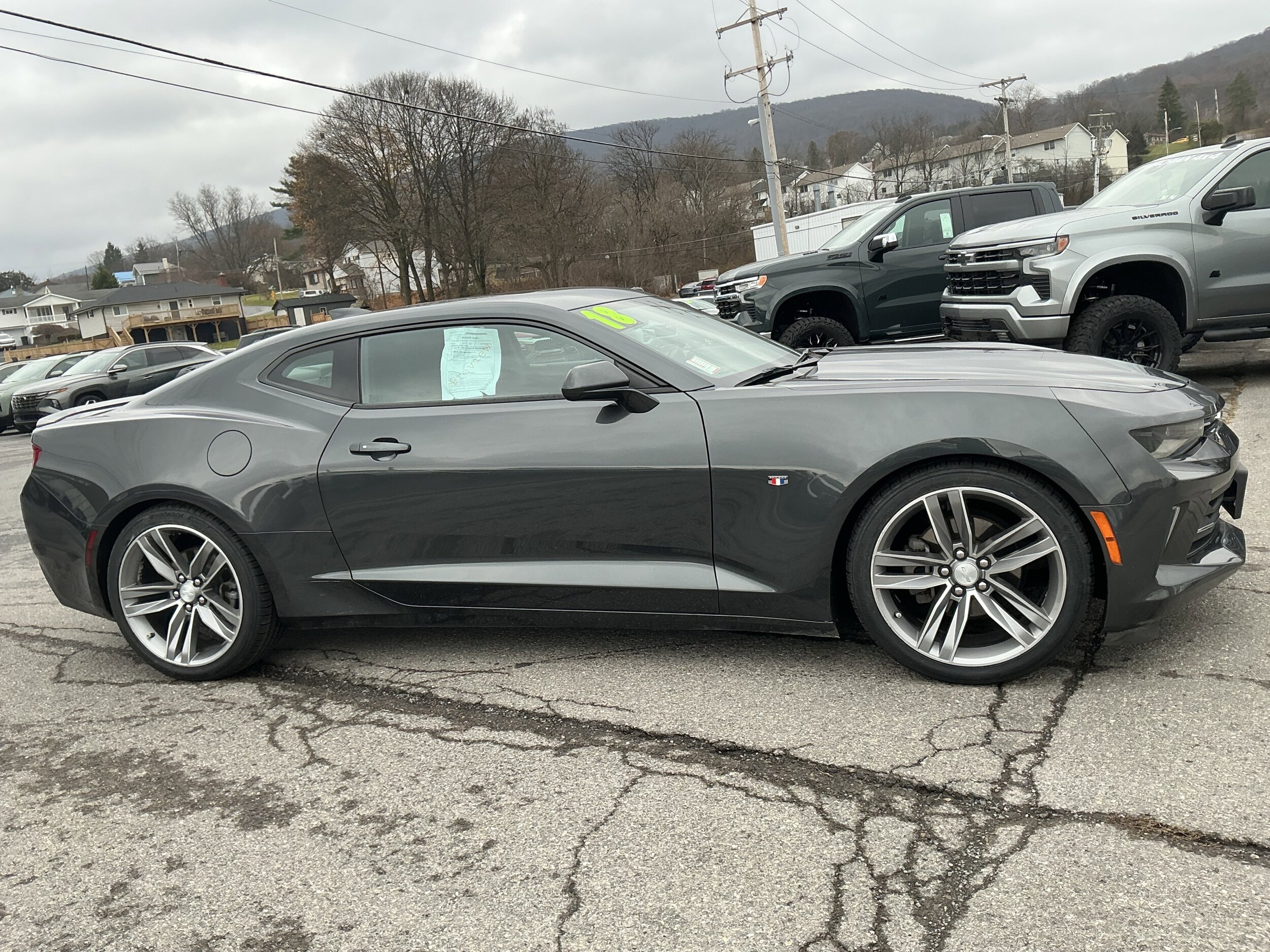 2018 Chevrolet Camaro 1LT photo 2