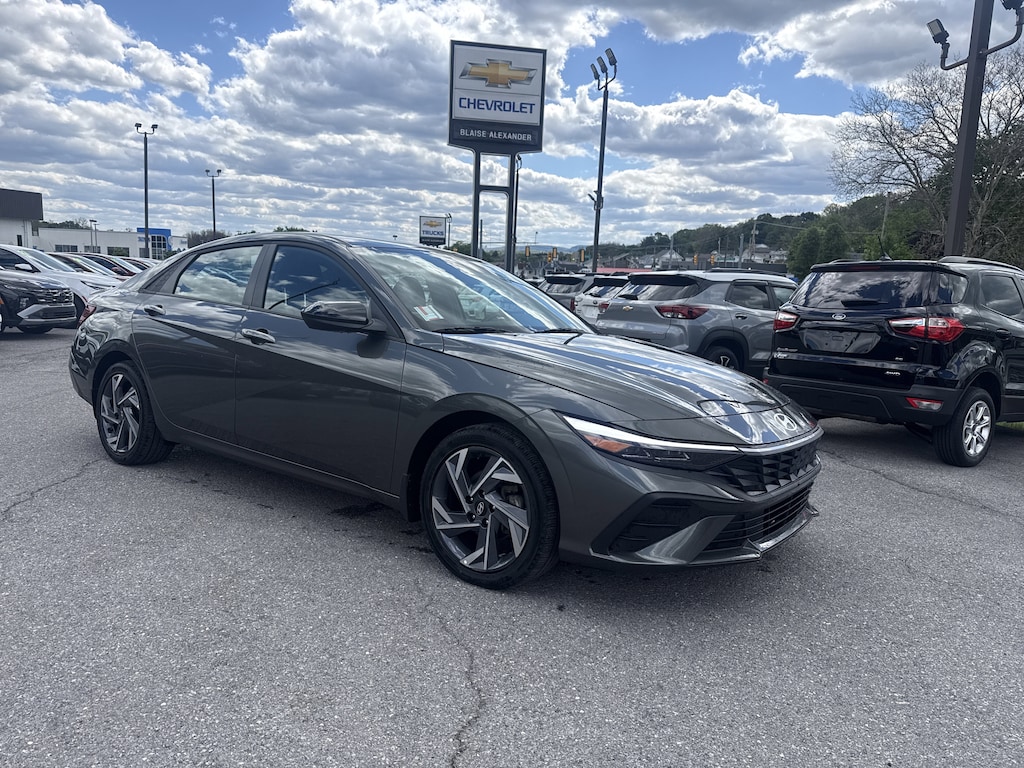 Used 2025 Hyundai Elantra Hybrid SEL Sport Sedan