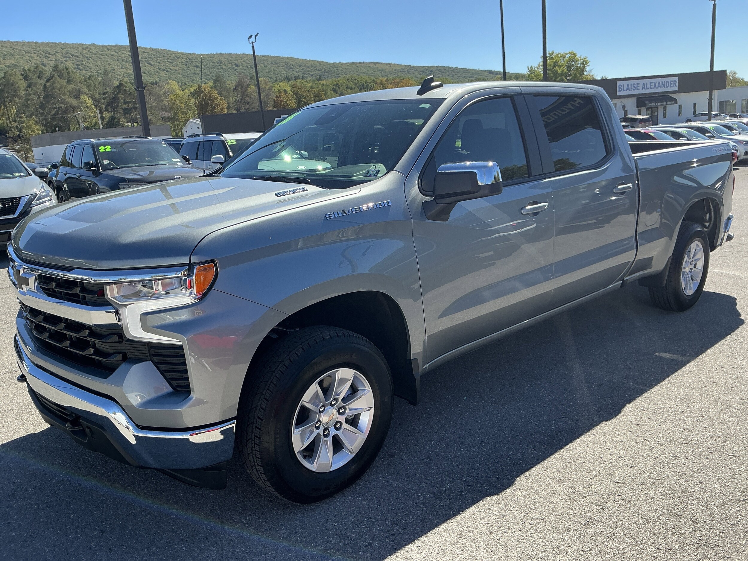 2026 Chevrolet Silverado 1500 LT photo 3