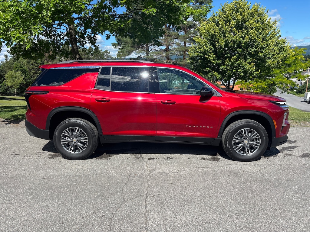 New 2026 Chevrolet Traverse LT SUV