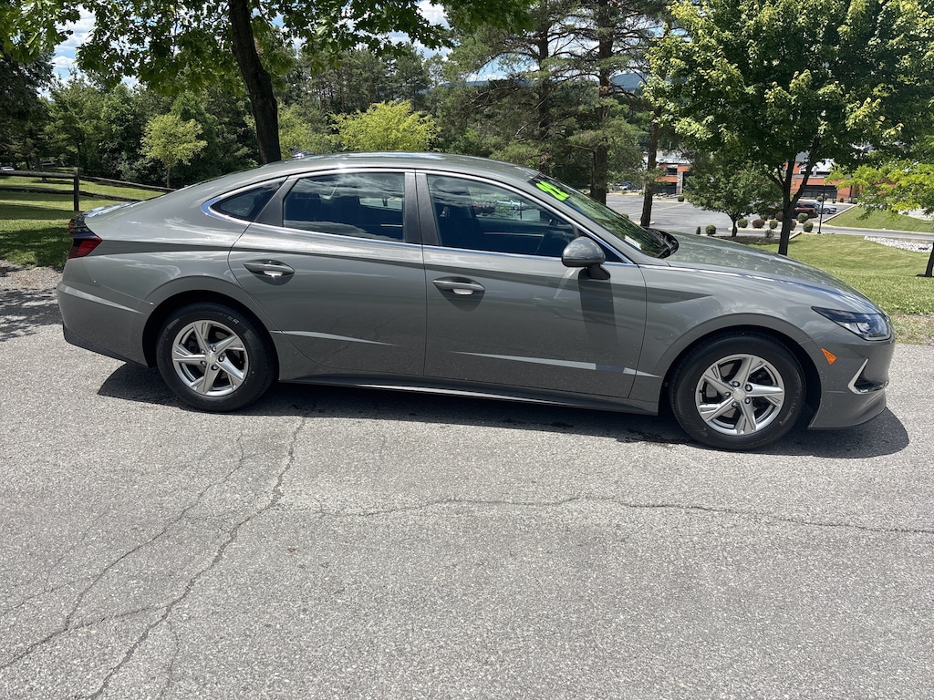 Used 2022 Hyundai Sonata SE Sedan