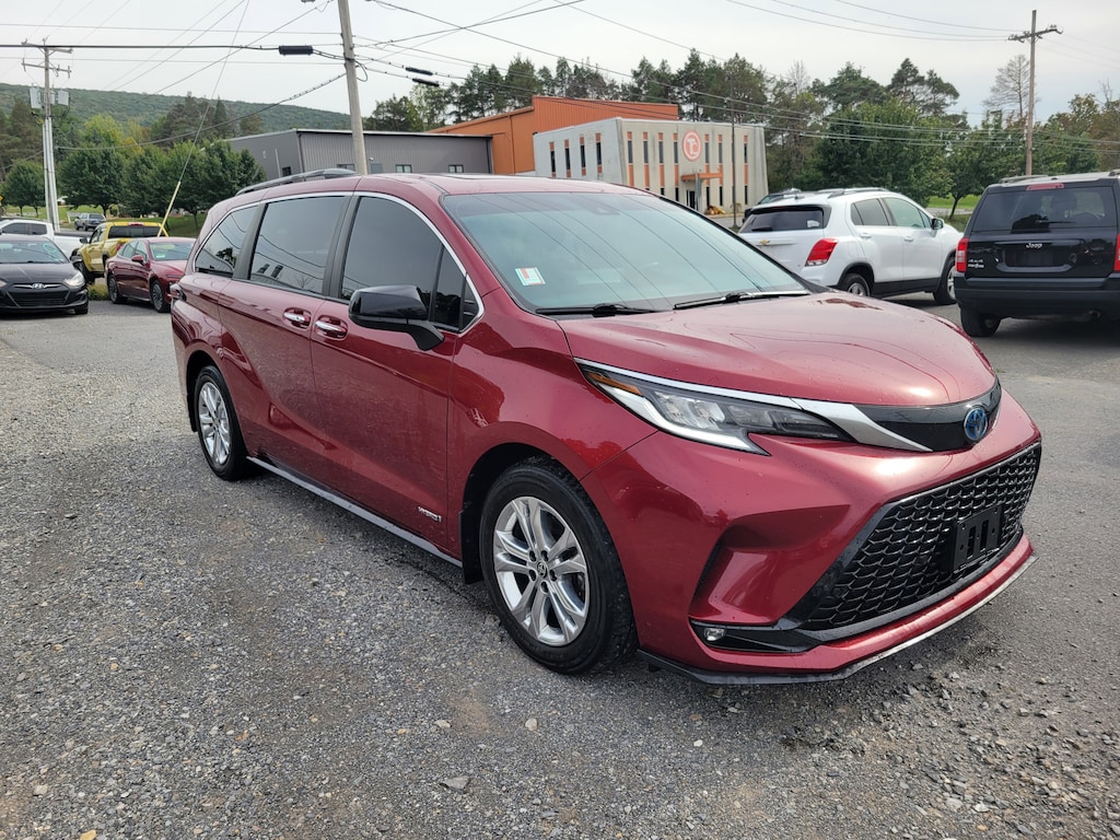 Used 2021 Toyota Sienna XSE Van