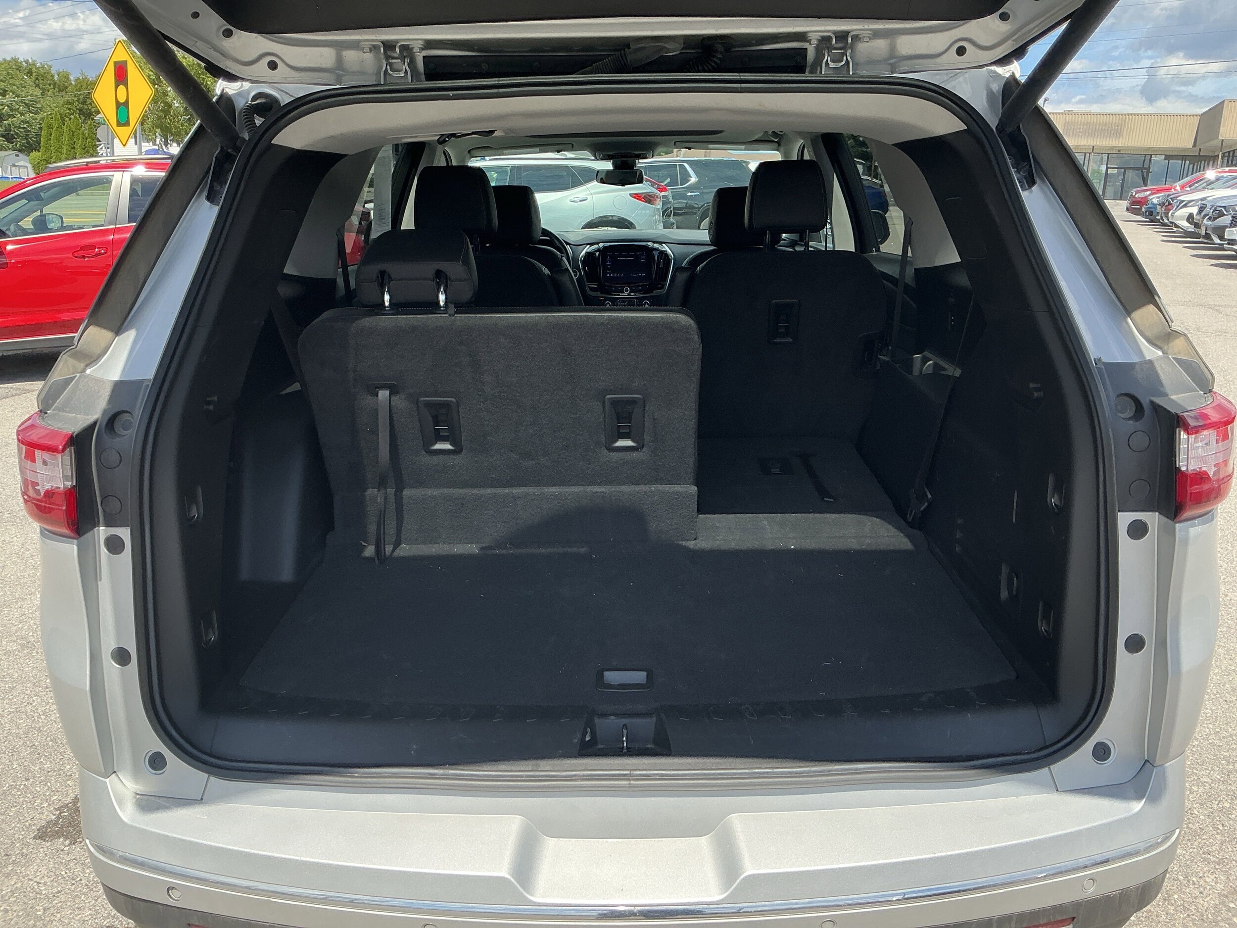 2021 Chevrolet Traverse Premier photo 4