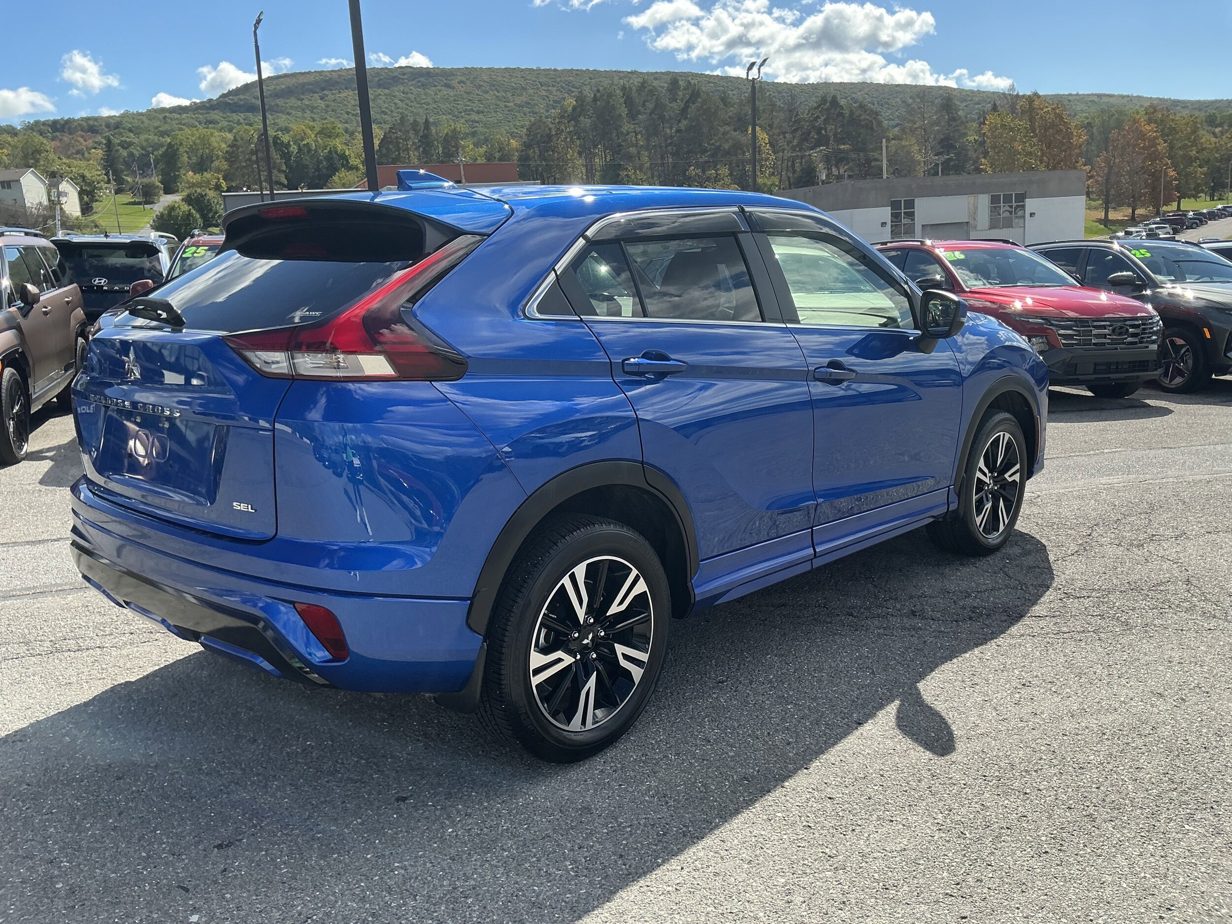 2023 Mitsubishi Eclipse Cross SE photo 2