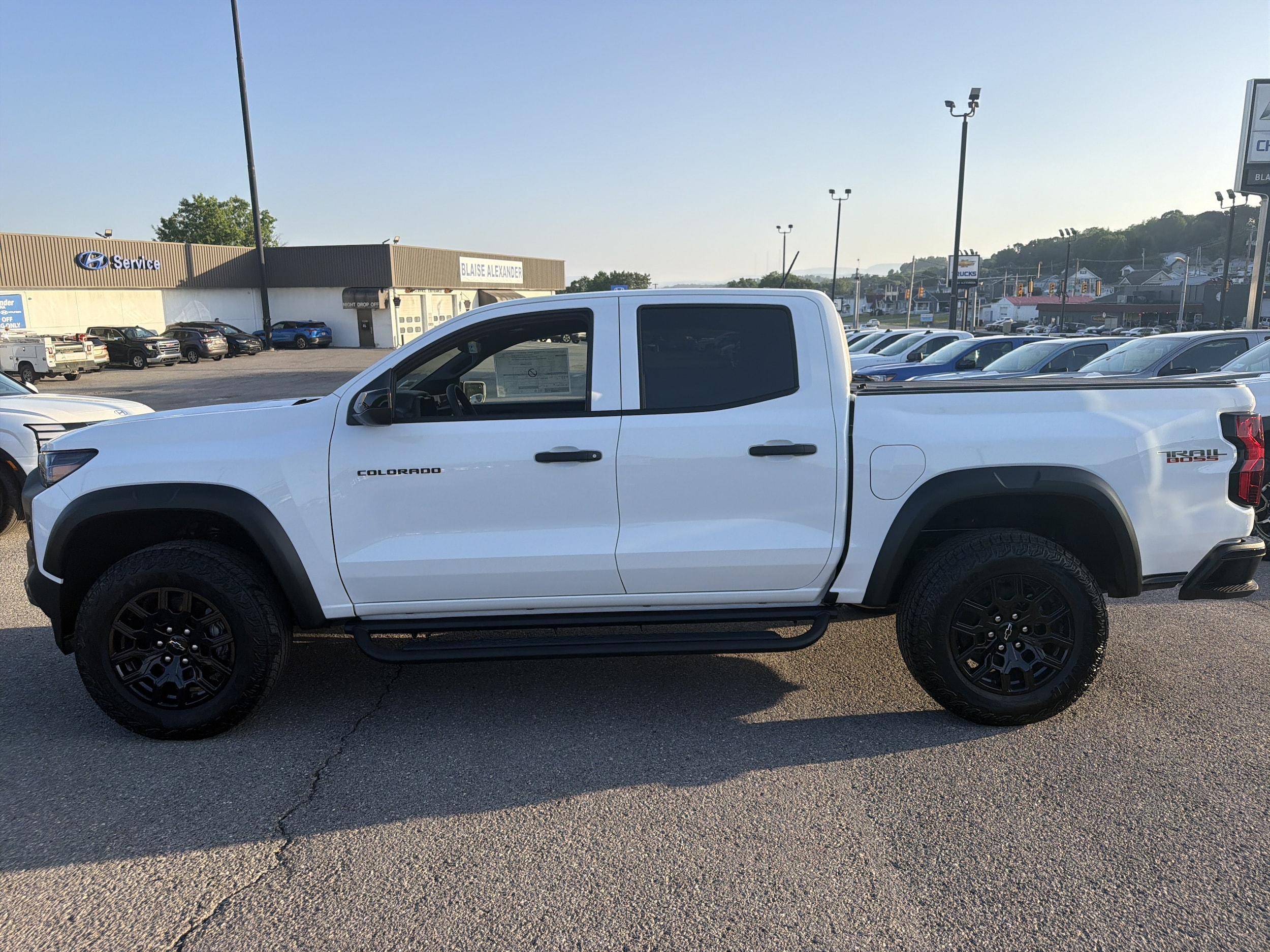2026 Chevrolet Colorado Trail Boss - Photo 9