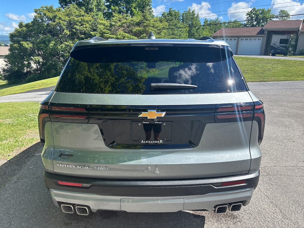 New 2026 Chevrolet Traverse LT SUV