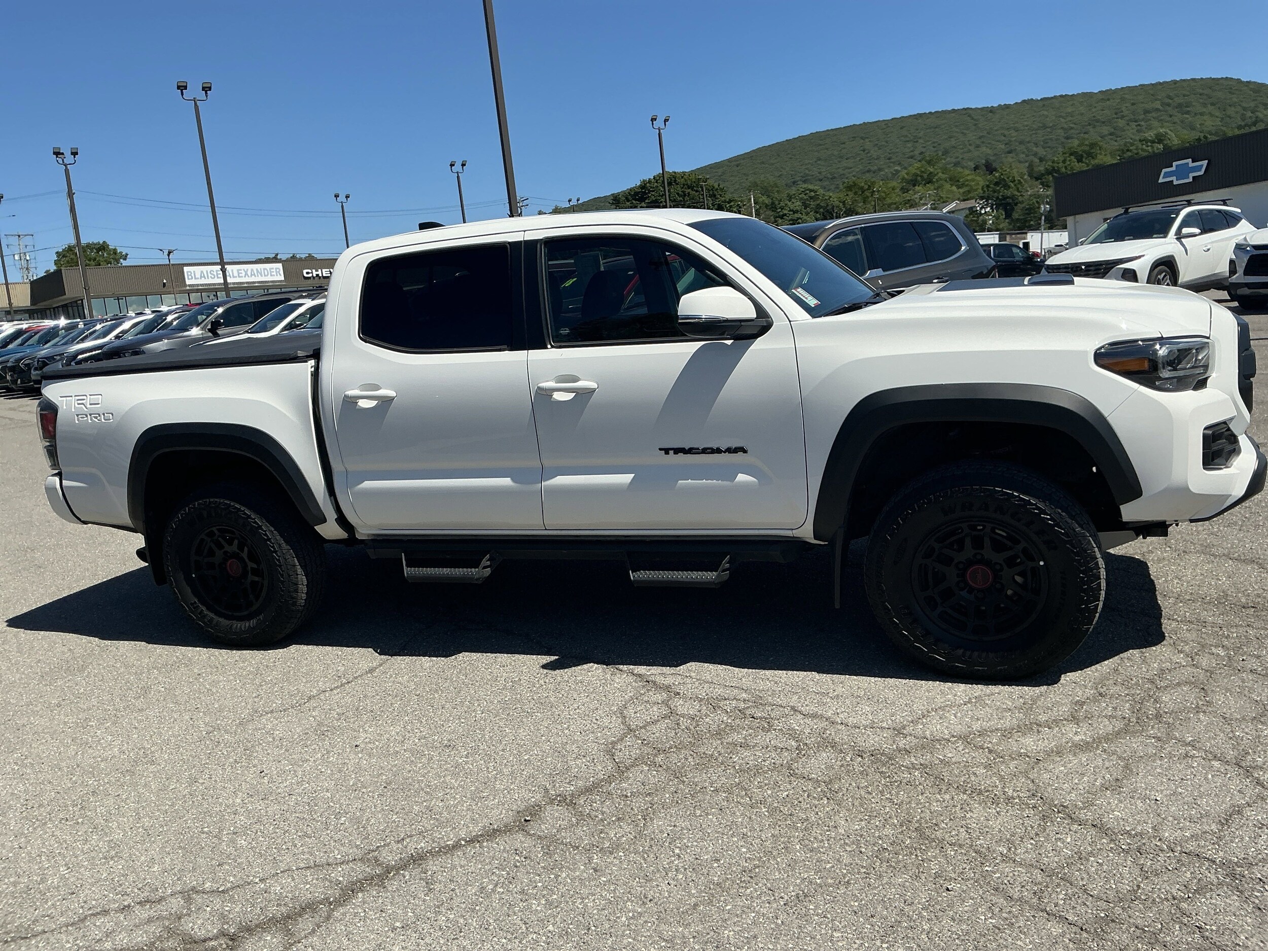 2023 Toyota Tacoma TRD Pro Double Cab SR photo 2