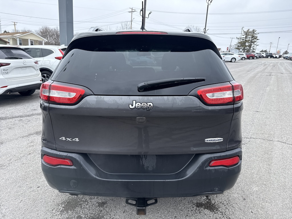 Used 2017 Jeep Cherokee Latitude SUV