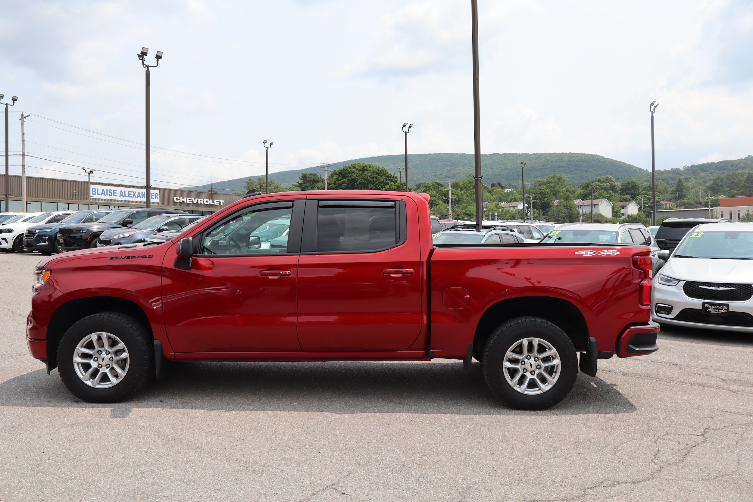 2023 Chevrolet Silverado 1500 RST - Photo 7