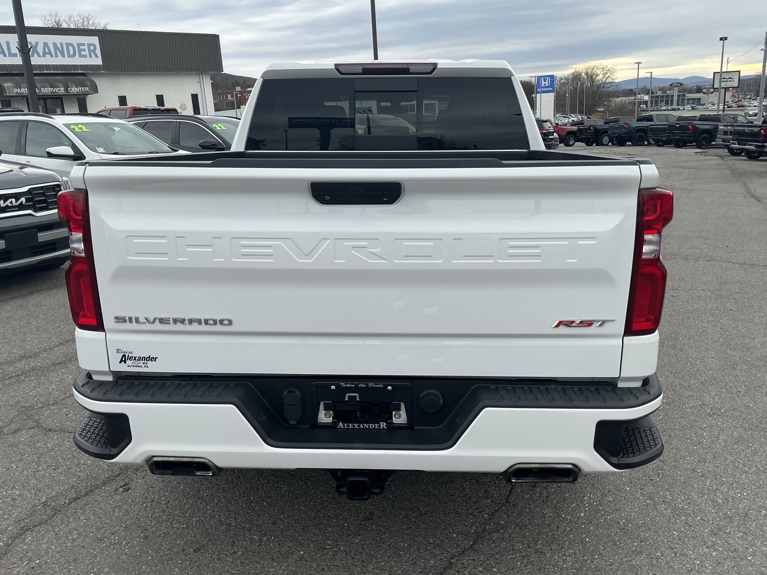 2020 Chevrolet Silverado 1500 RST photo 4