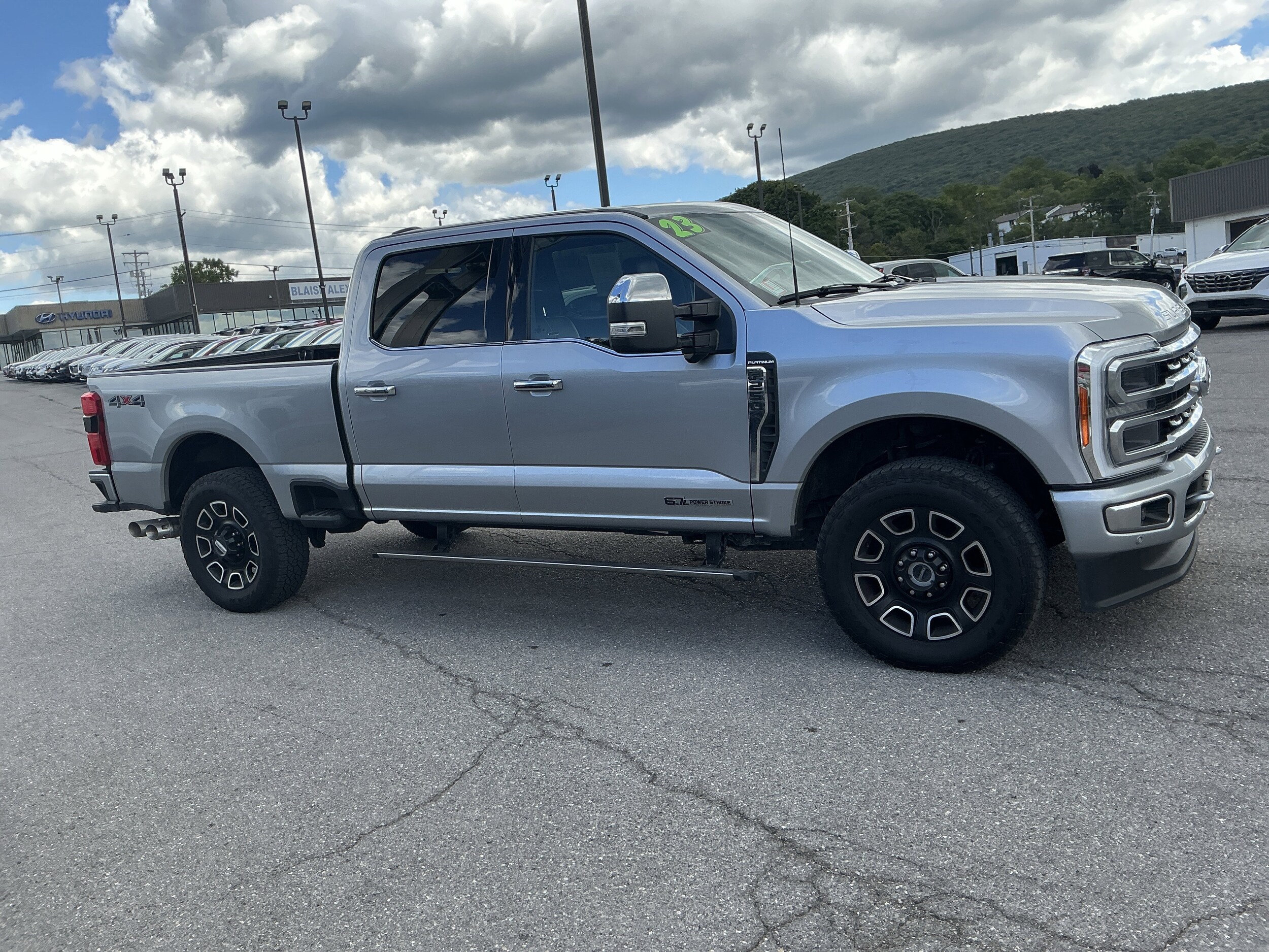 2023 Ford F-250 Platinum photo 2