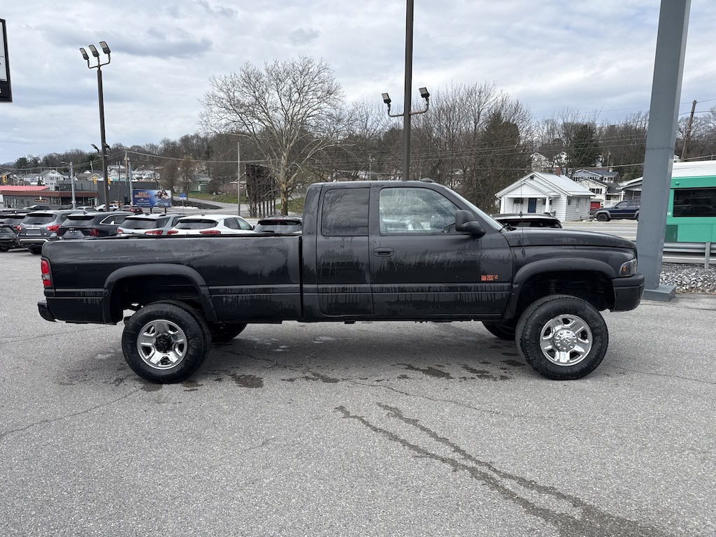 Used 2001 Dodge Ram 2500 4DR Quad 139WB HD Truck Quad Cab