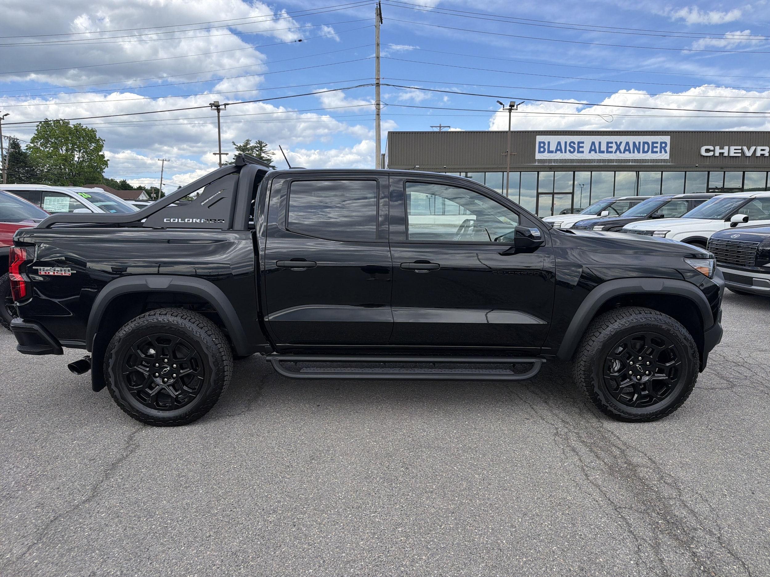 2026 Chevrolet Colorado Trail Boss - Photo 2