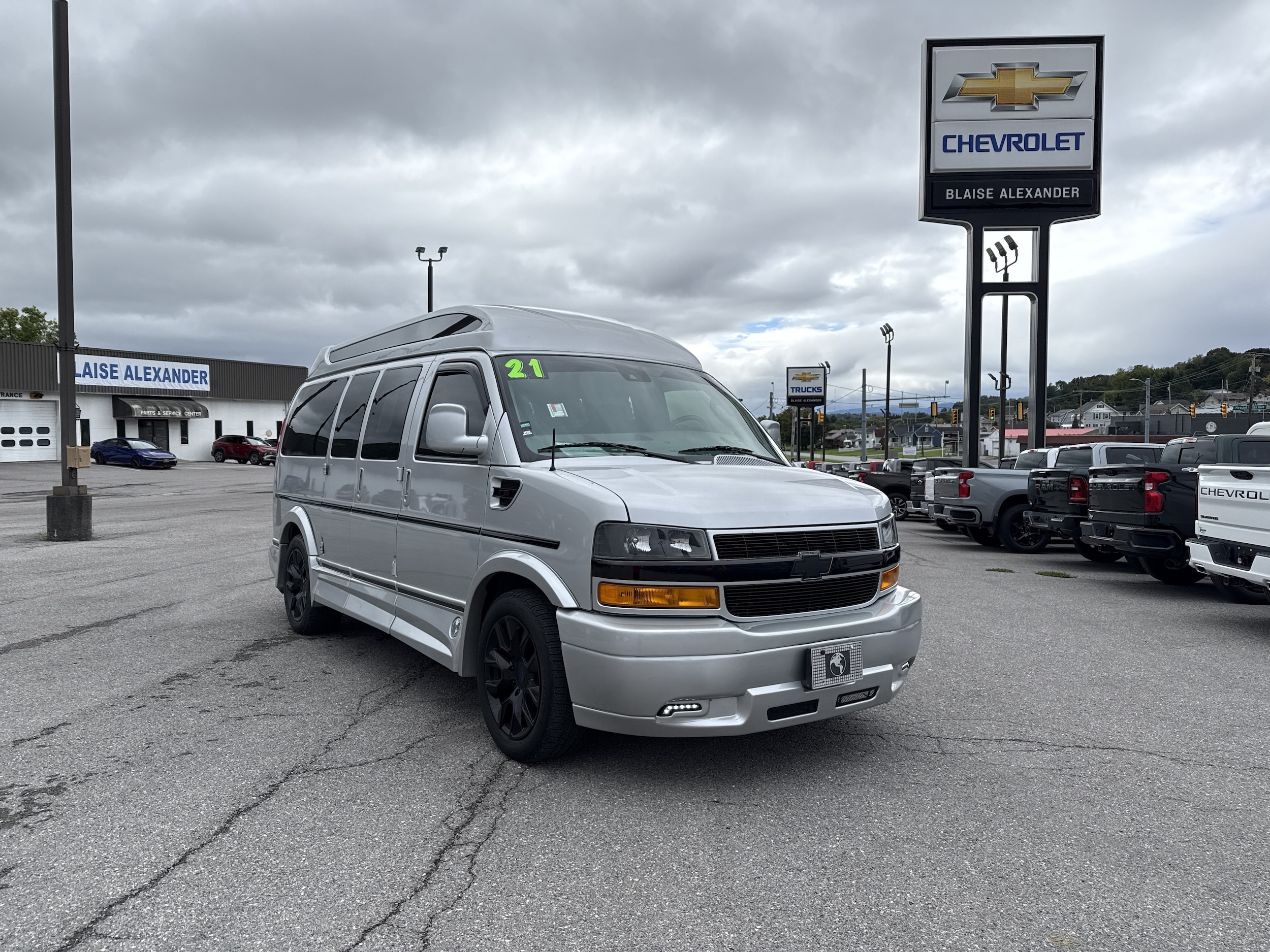 2021 Chevrolet Express Passenger 2500
