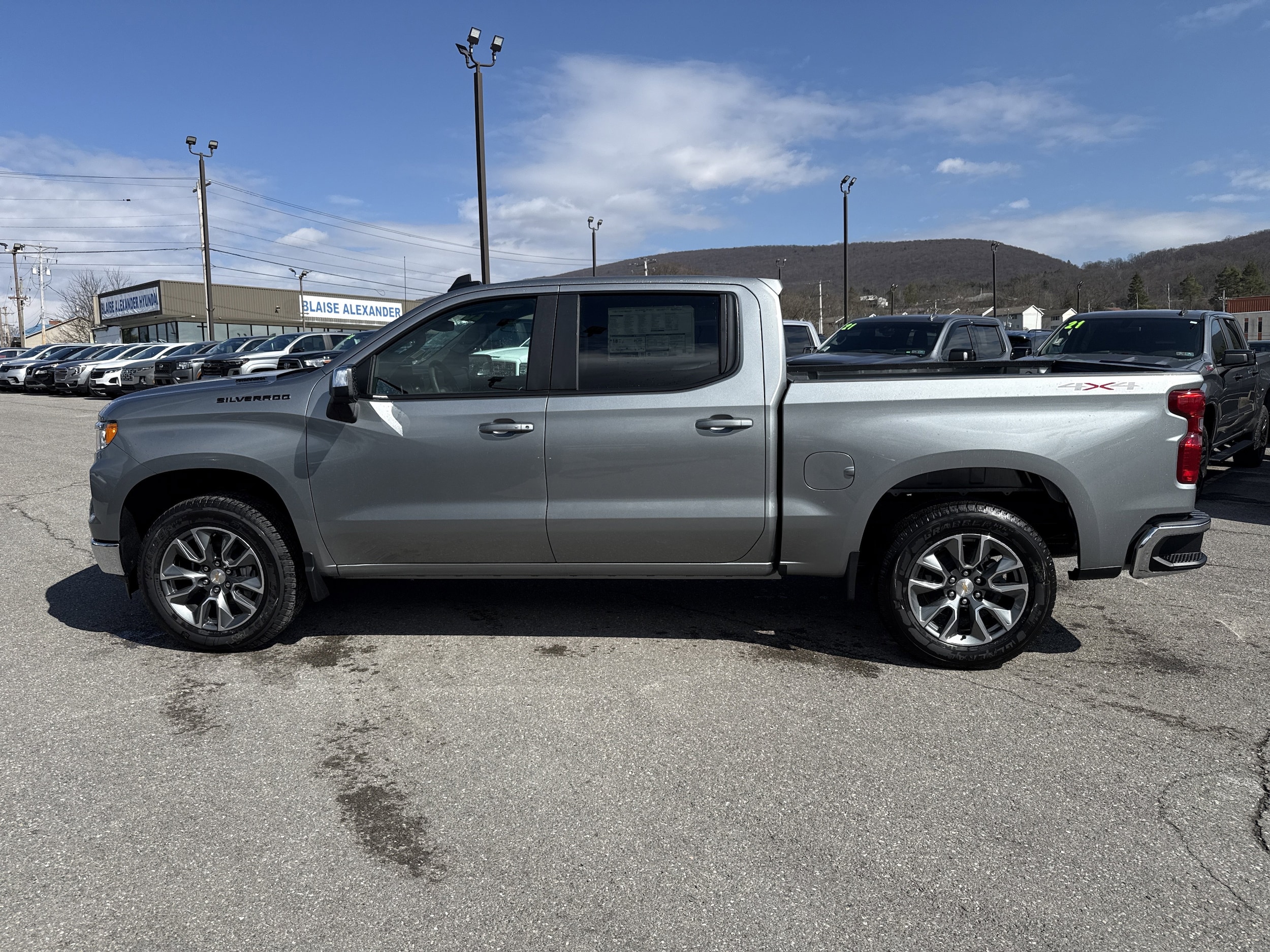 2026 Chevrolet Silverado 1500 LT - Photo 7