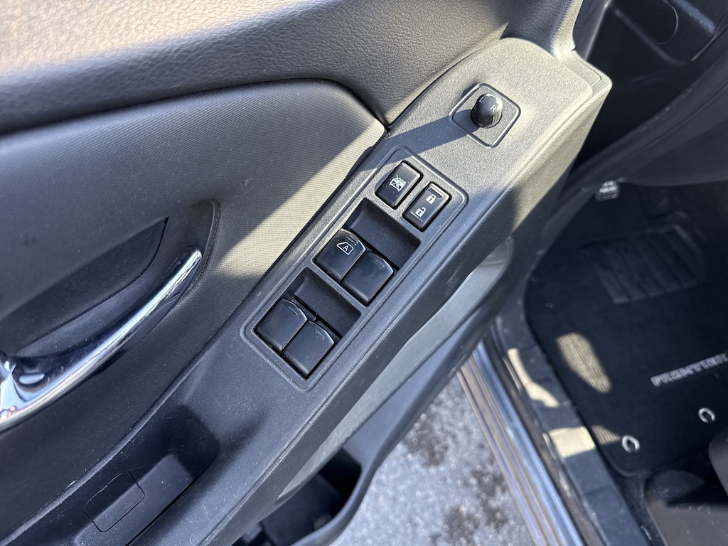 Used 2023 Nissan Frontier SV Truck Crew Cab