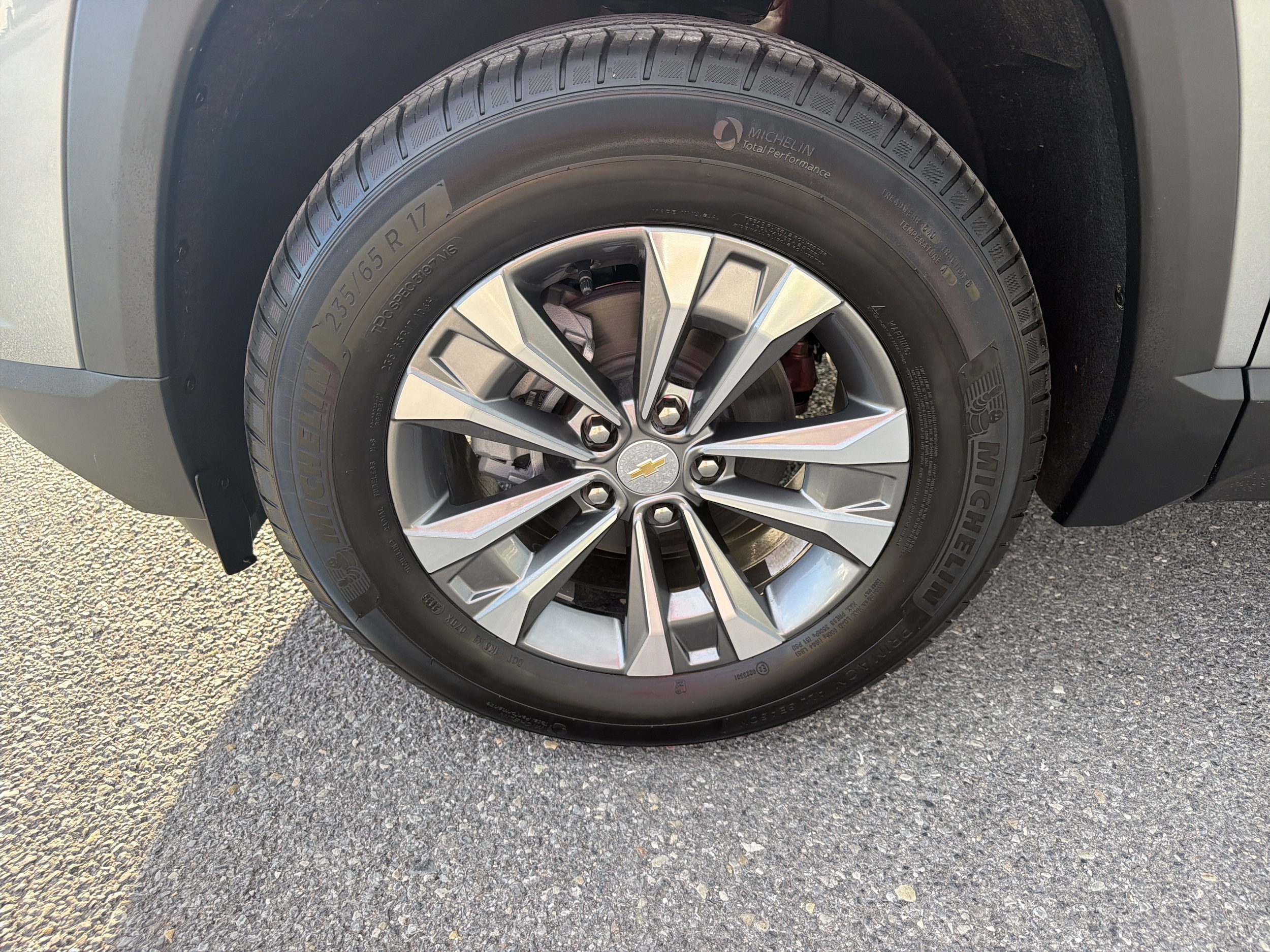 2027 Chevrolet Equinox LT - Photo 12