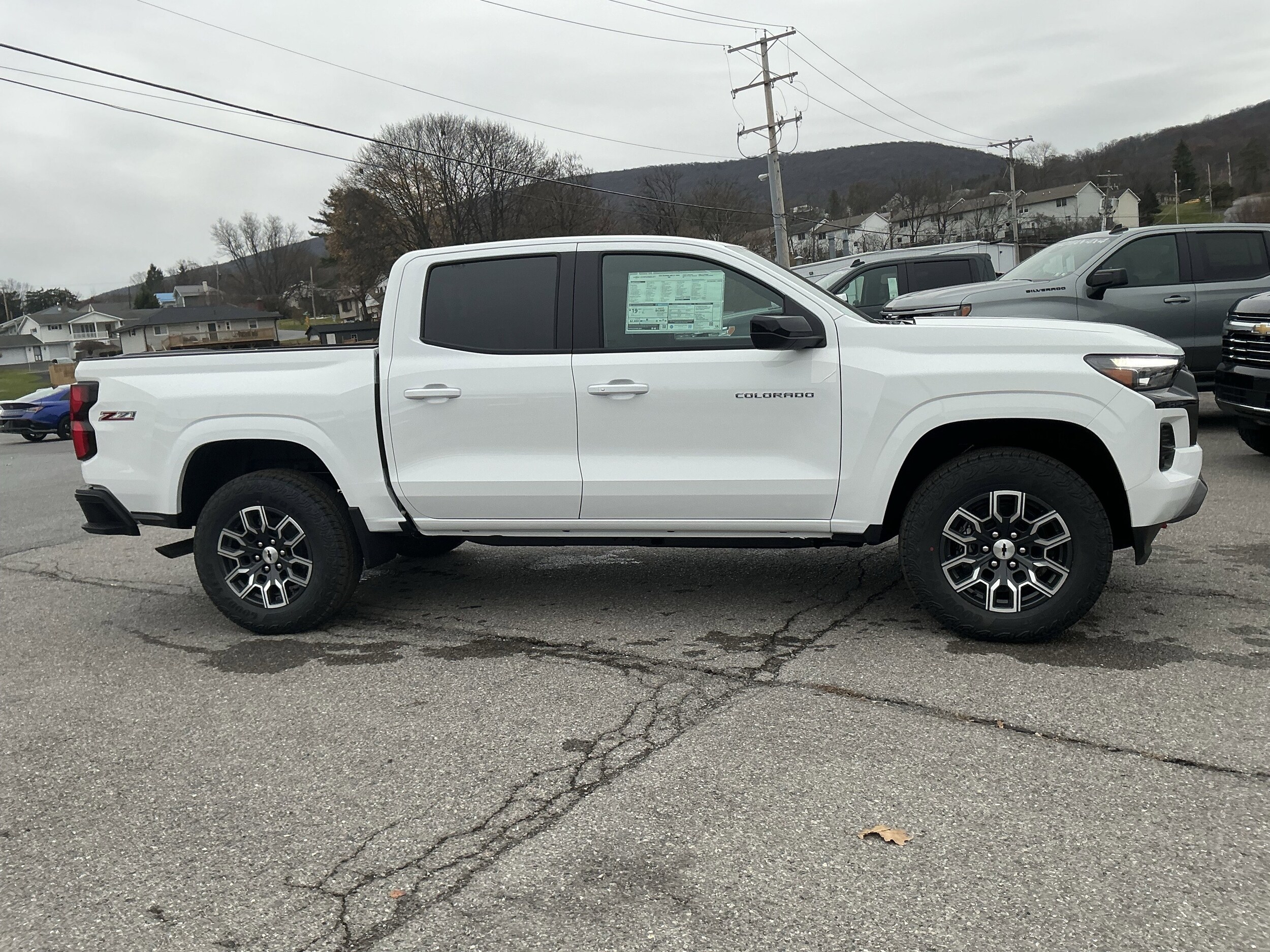 2026 Chevrolet Colorado Z71 photo 2