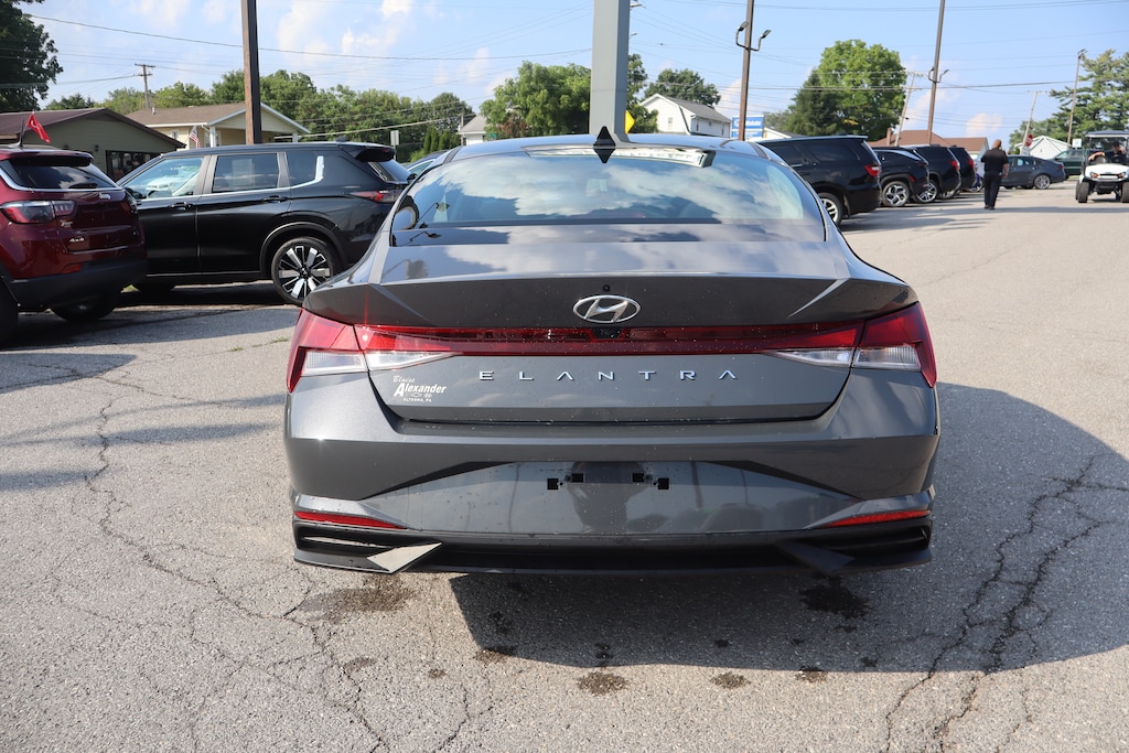 Used 2023 Hyundai Elantra SEL Sedan