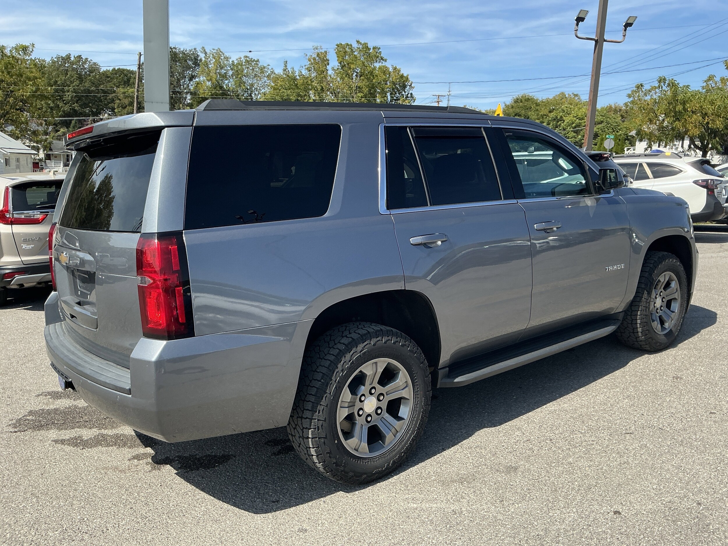 2018 Chevrolet Tahoe LS photo 3