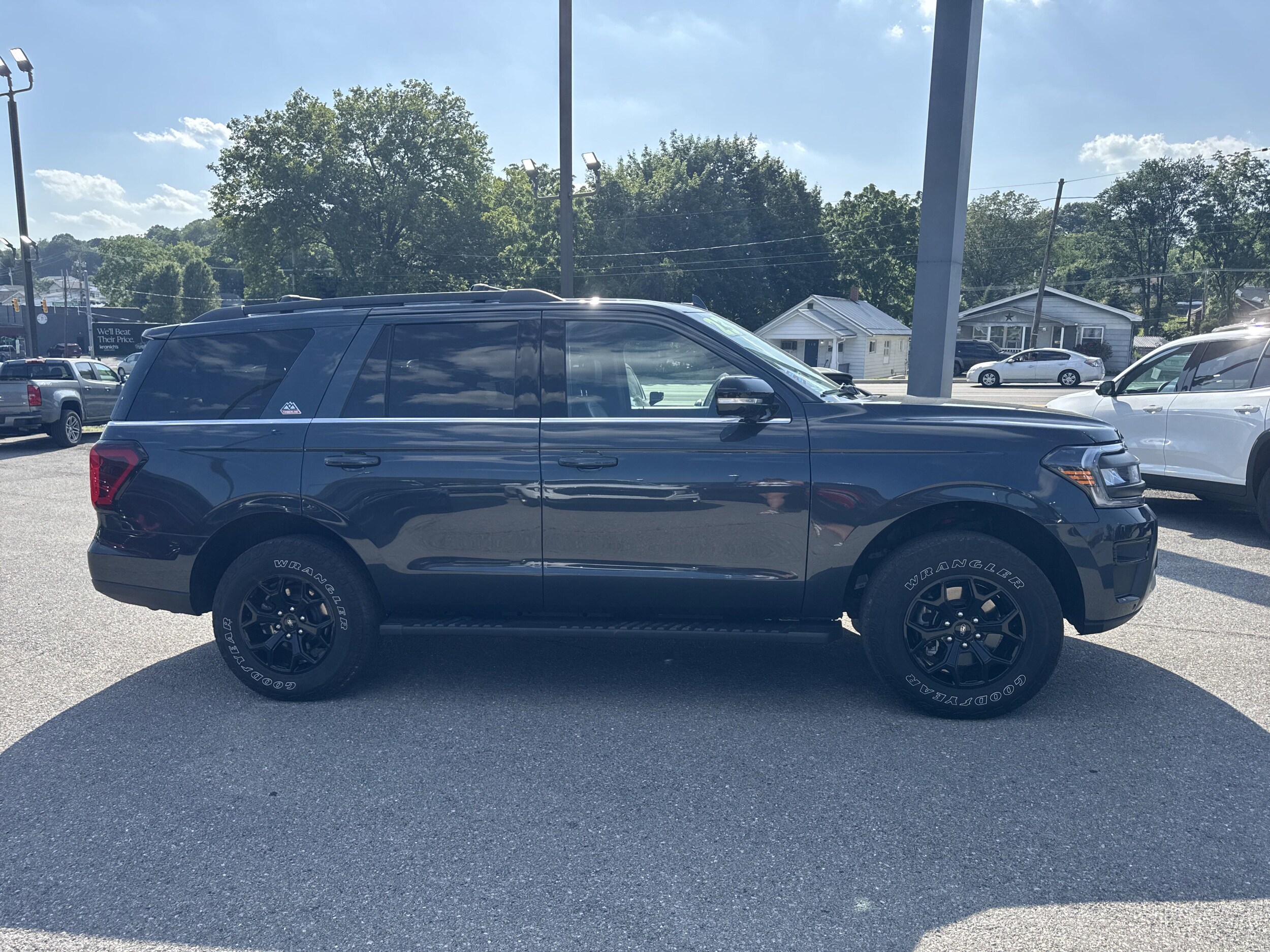 2023 Ford Expedition Timberline photo 2