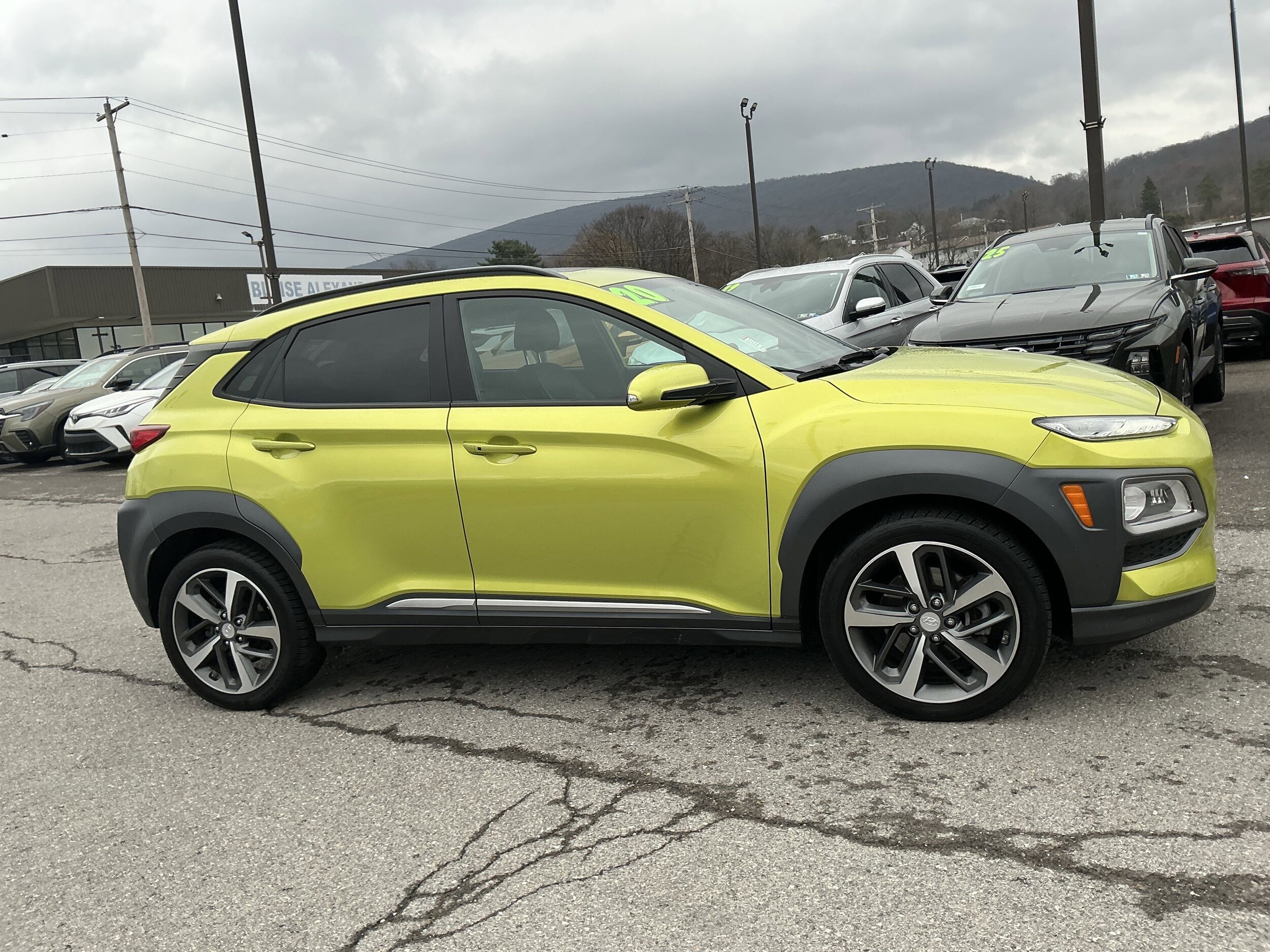 2020 Hyundai Kona Ultimate photo 2