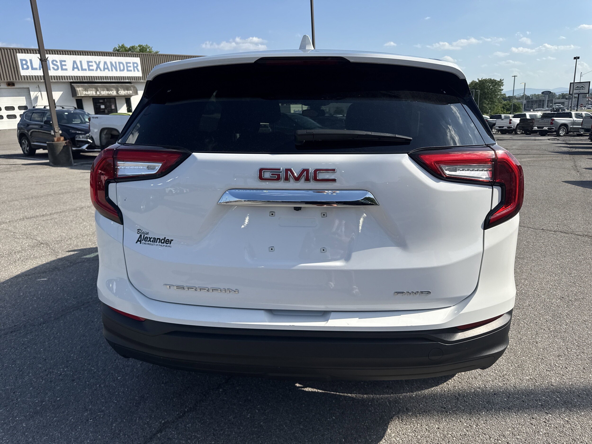 2024 Gmc Terrain SLE photo 4