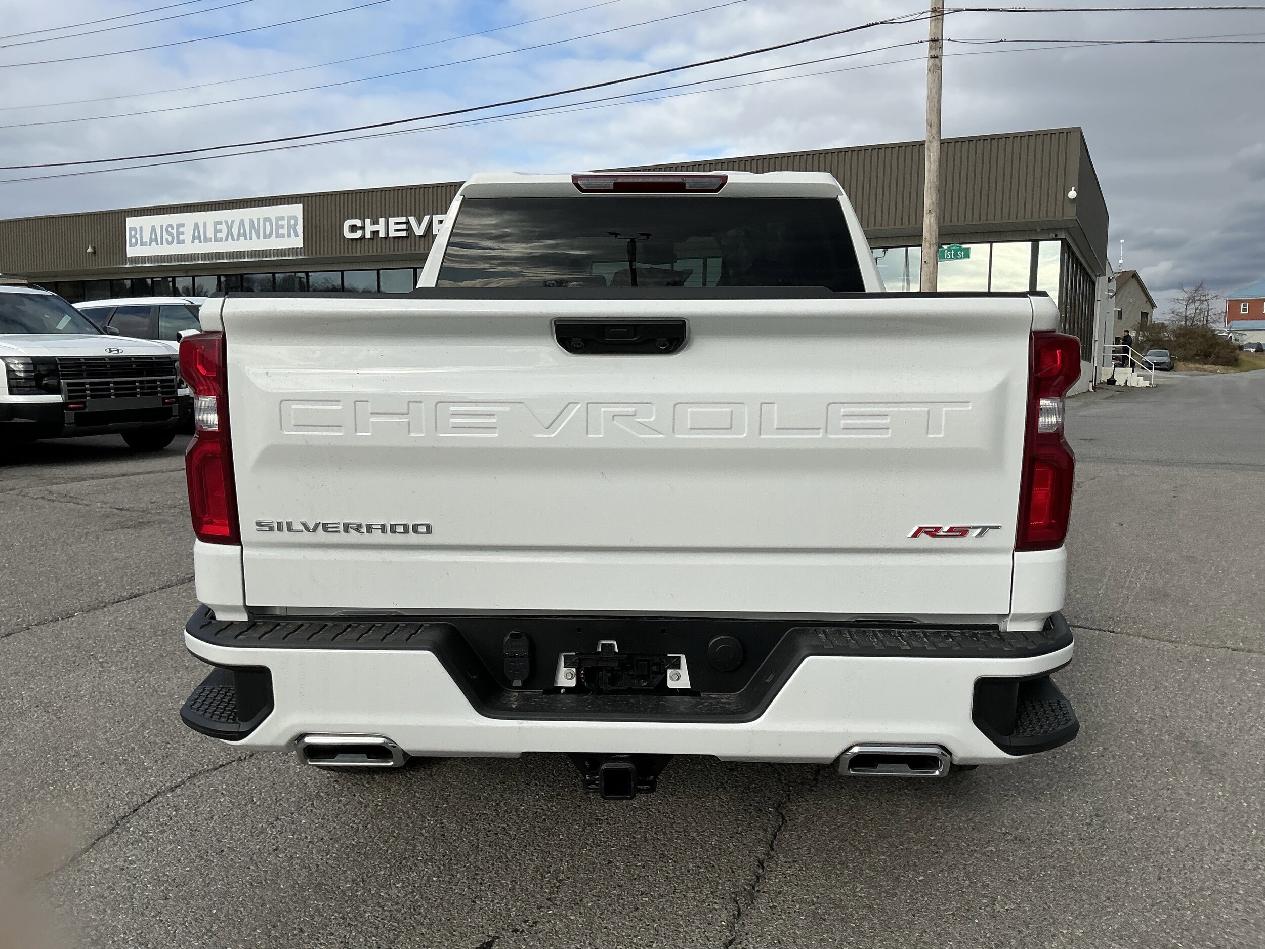 2026 Chevrolet Silverado 1500 RST photo 4