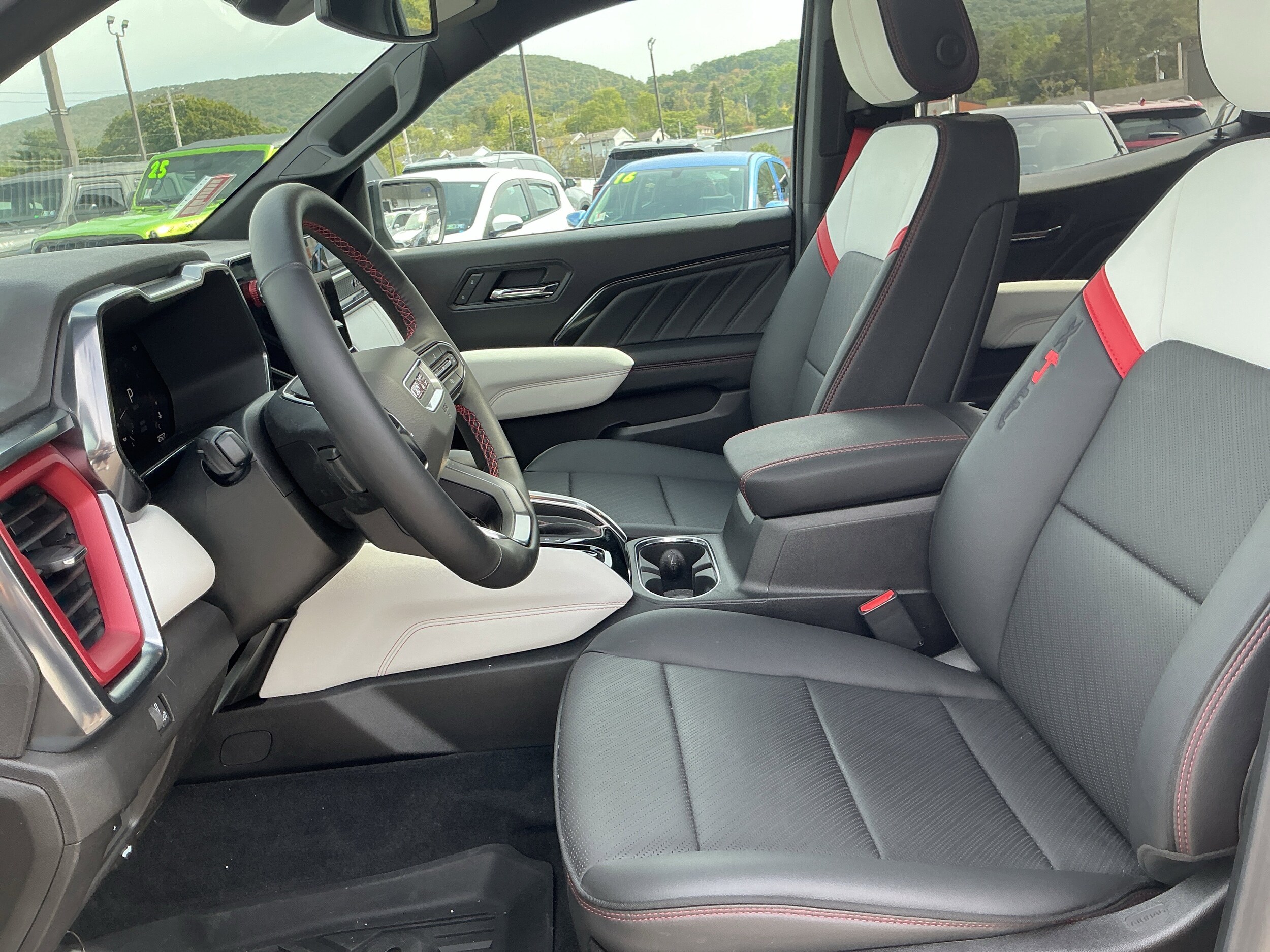 2025 Gmc Canyon AT4 photo 3