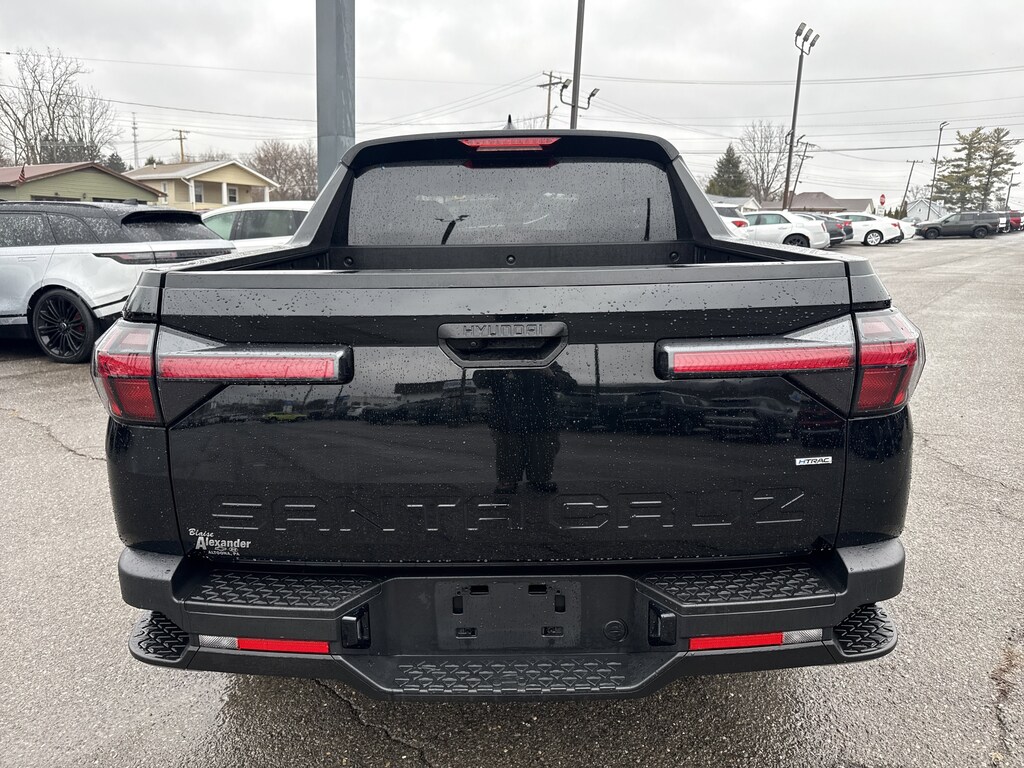 Used 2025 Hyundai Santa Cruz SE Truck Crew Cab