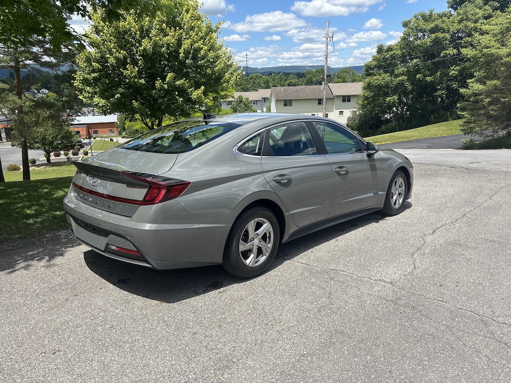 Used 2022 Hyundai Sonata SE Sedan