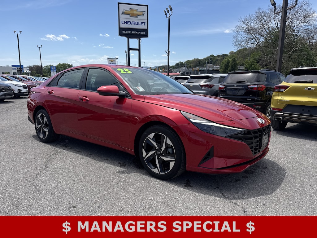 Used 2023 Hyundai Elantra SEL Sedan