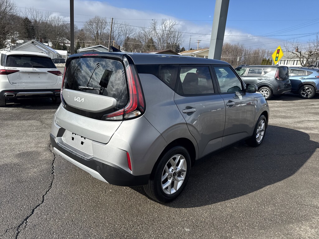 Used 2023 Kia Soul LX Hatchback