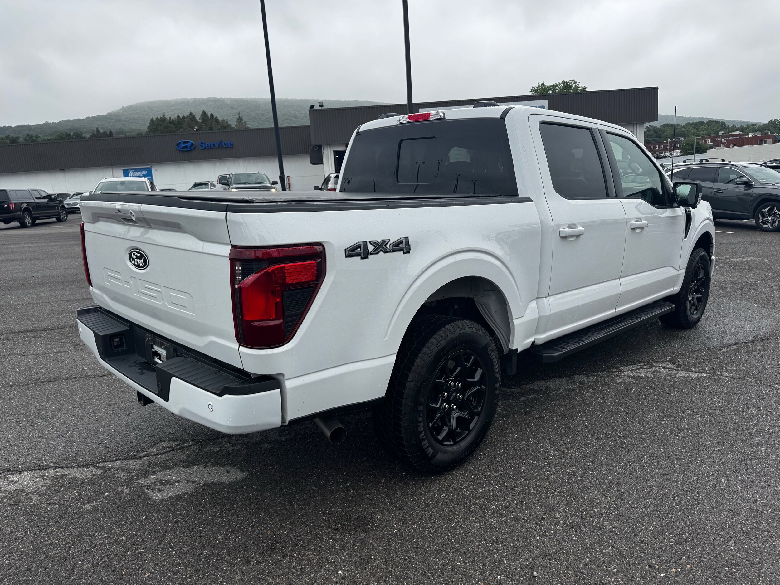 2024 Ford F-150 XLT photo 3