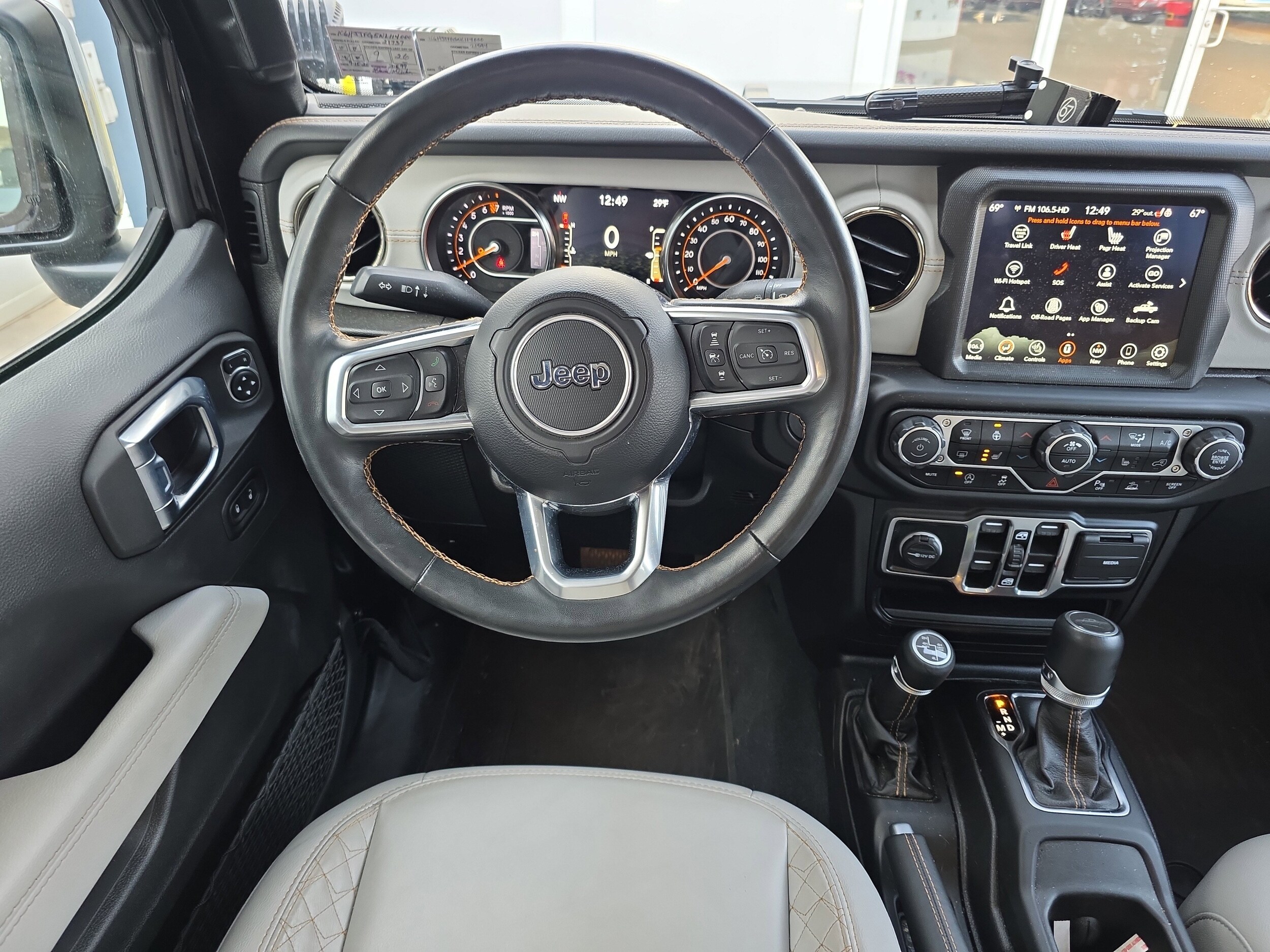 2022 Jeep Gladiator Overland photo 2