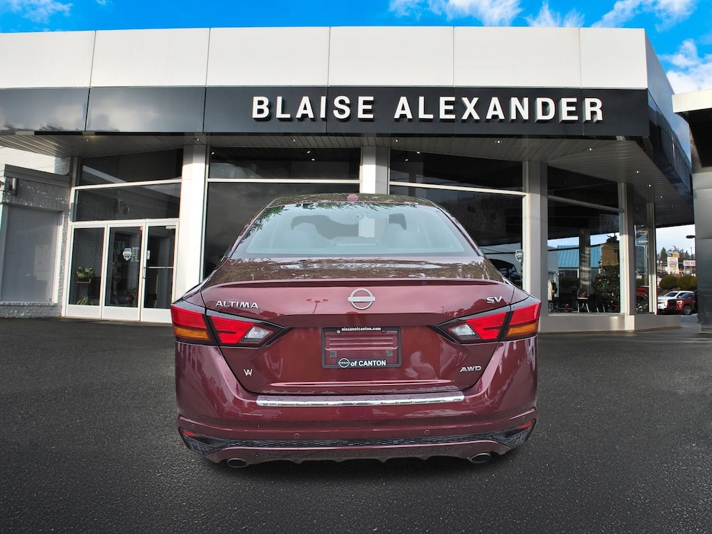 Used 2023 Nissan Altima 2.5 SV Sedan