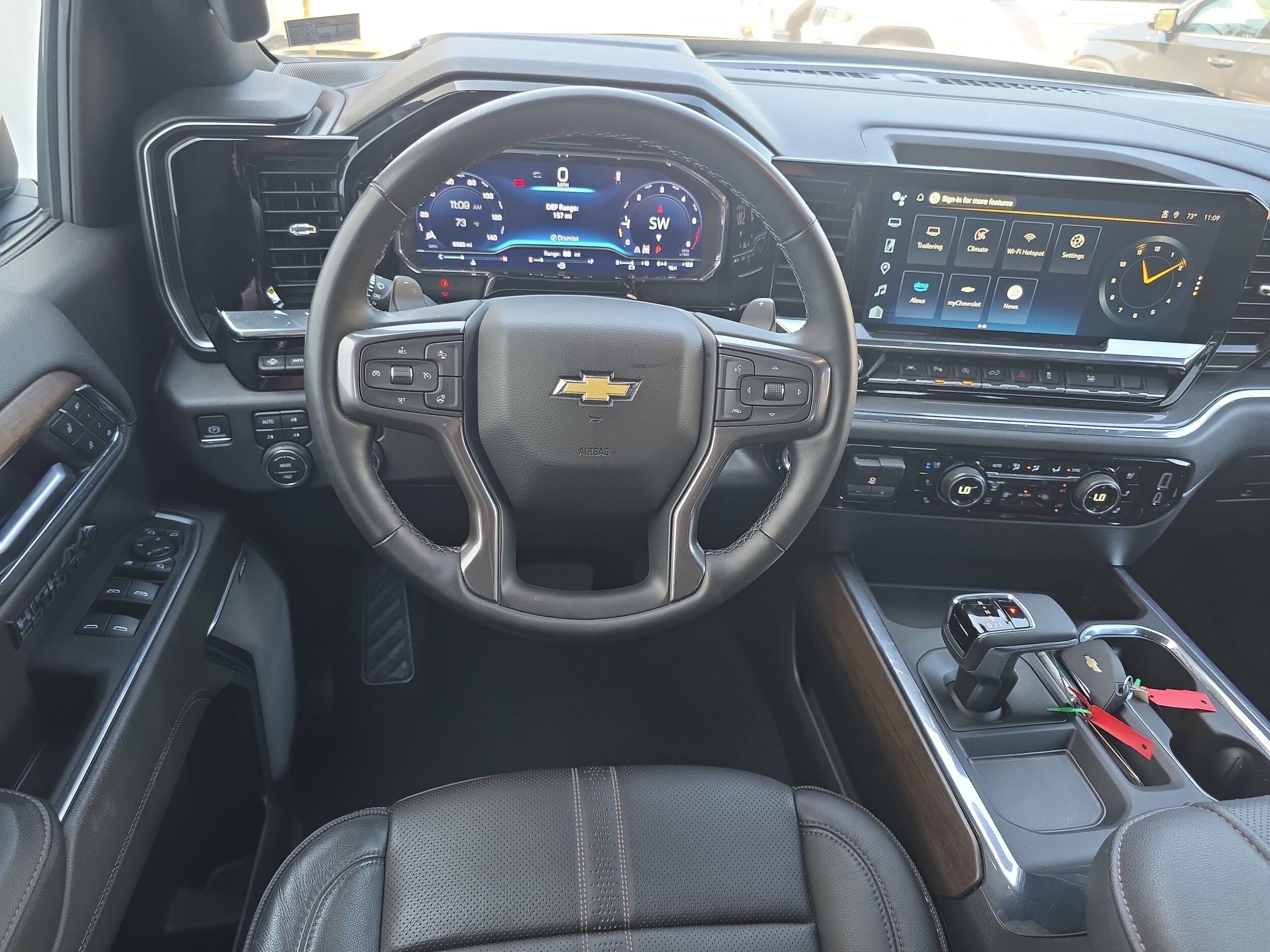 2024 Chevrolet Silverado 1500 High Country photo 2