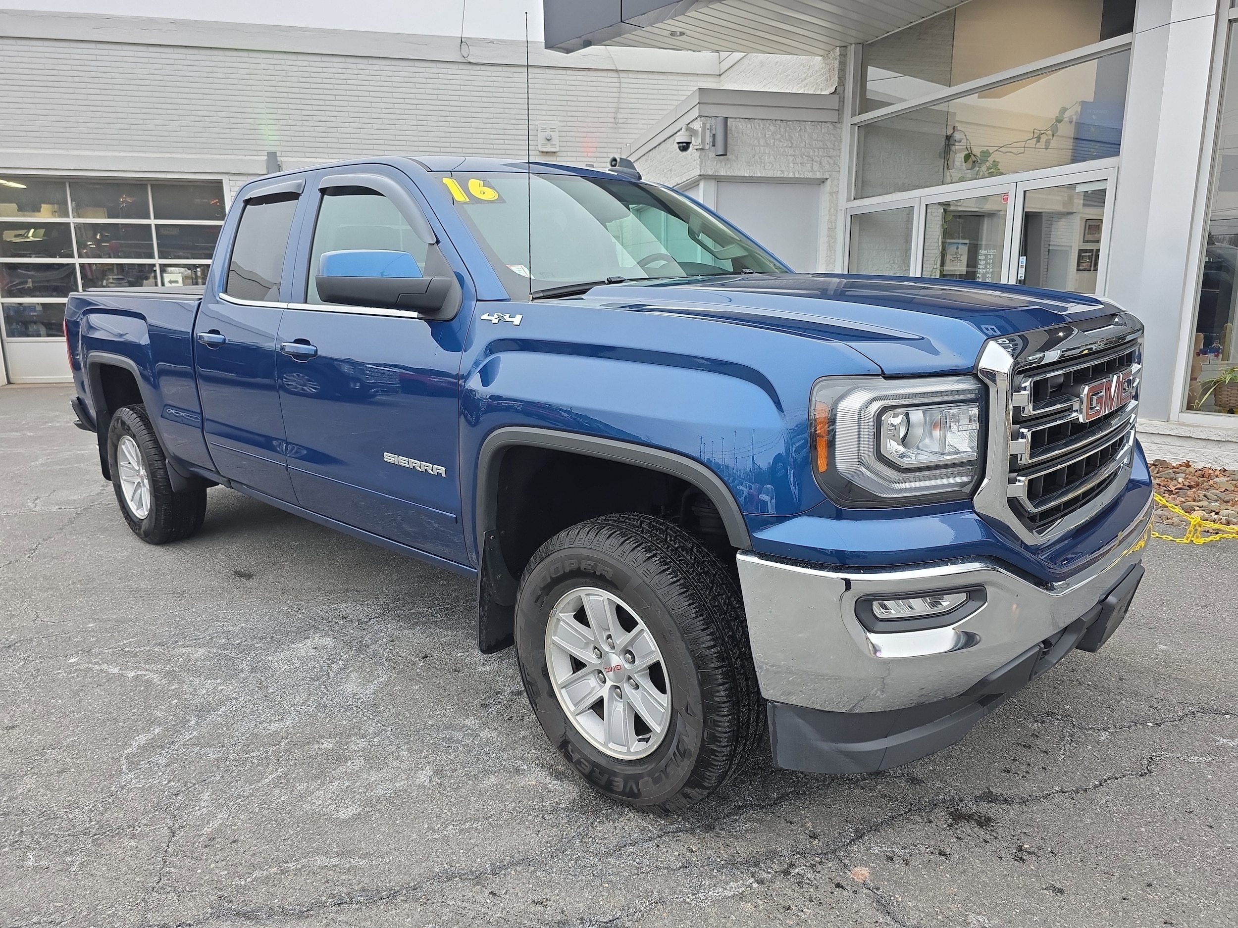 2016 GMC Sierra 1500 SLE's photo