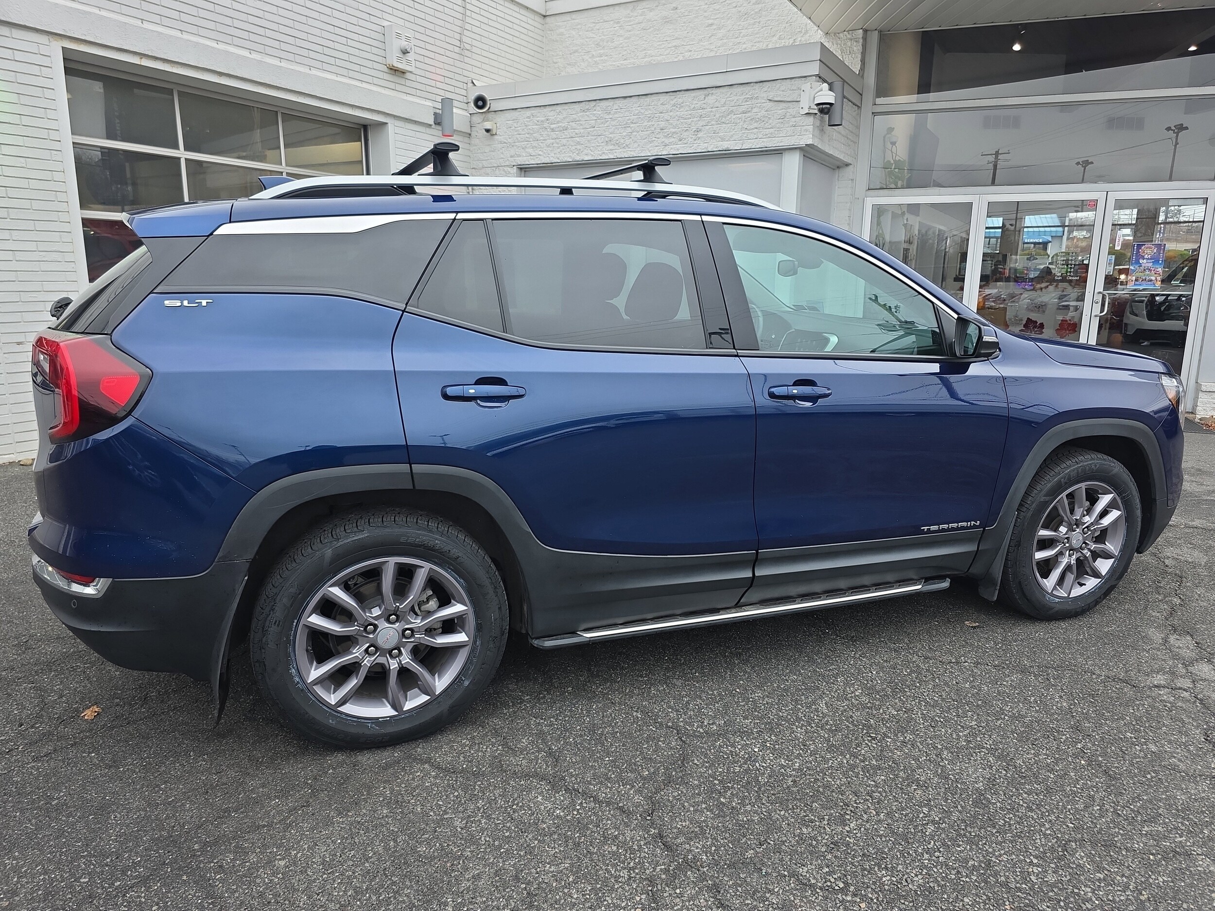 2022 Gmc Terrain SLT photo 2