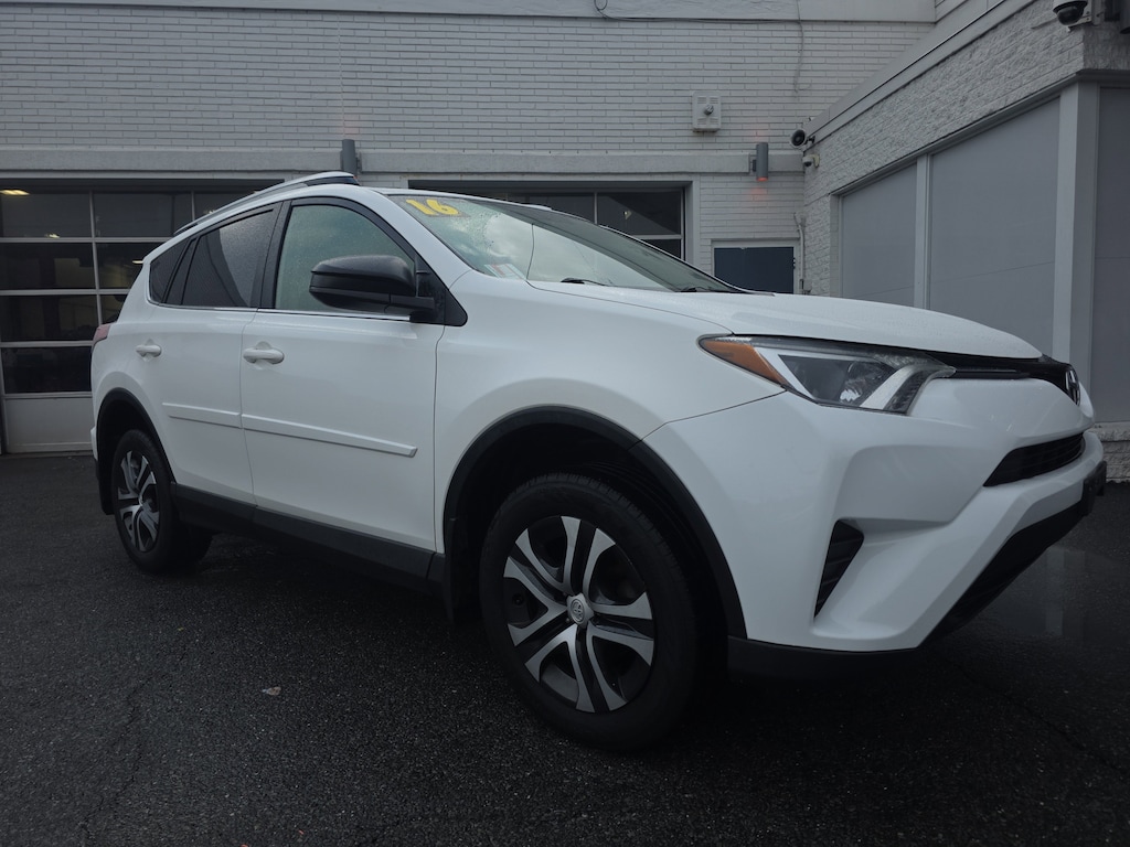 Used 2016 Toyota RAV4 LE SUV