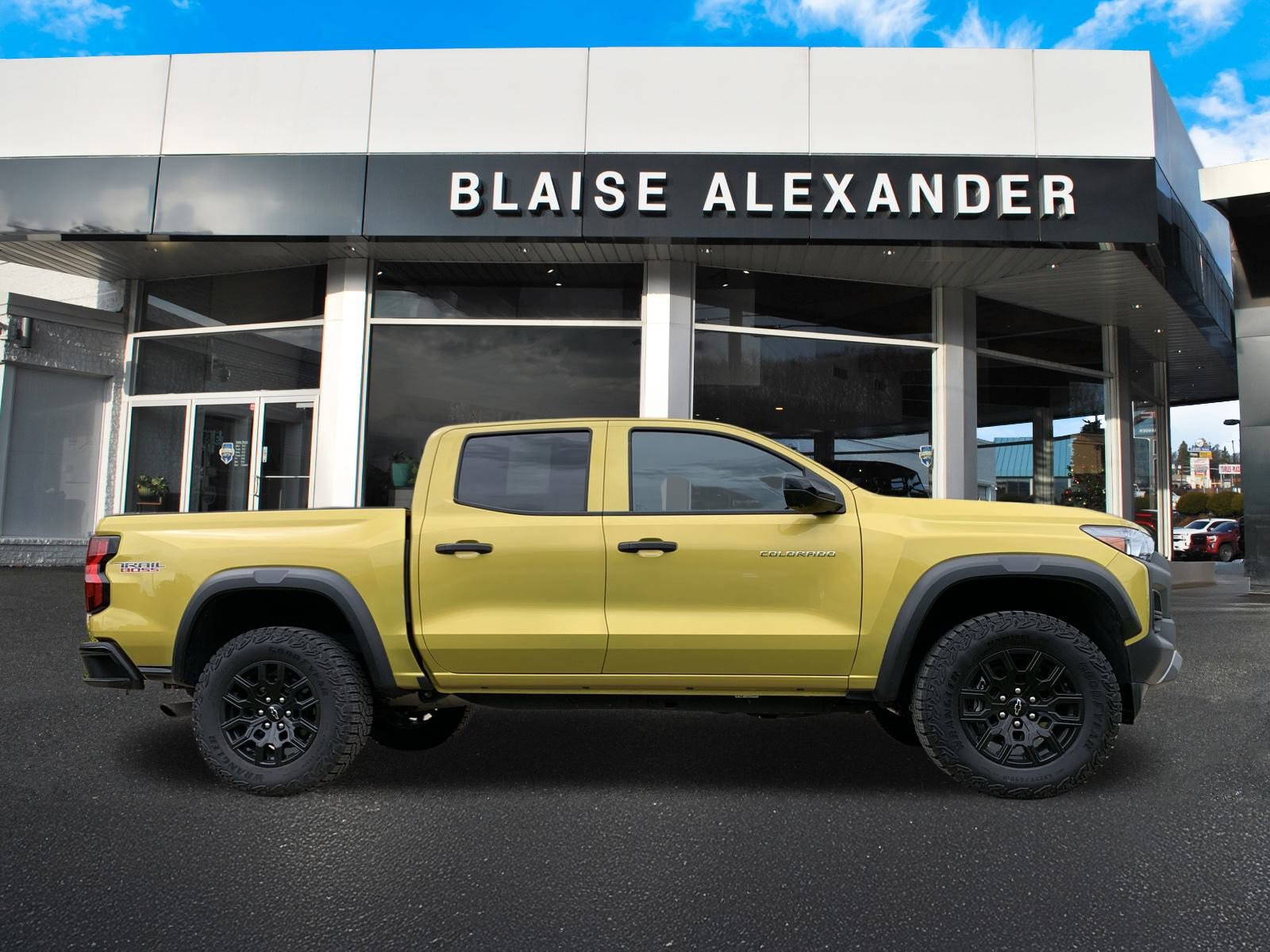 2023 Chevrolet Colorado Trail Boss photo 2