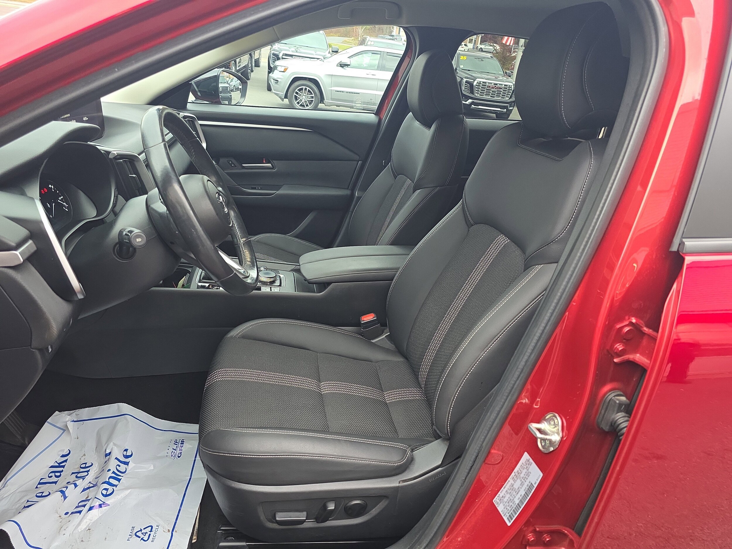 2024 Mazda CX-50 2.5 S Preferred photo 2