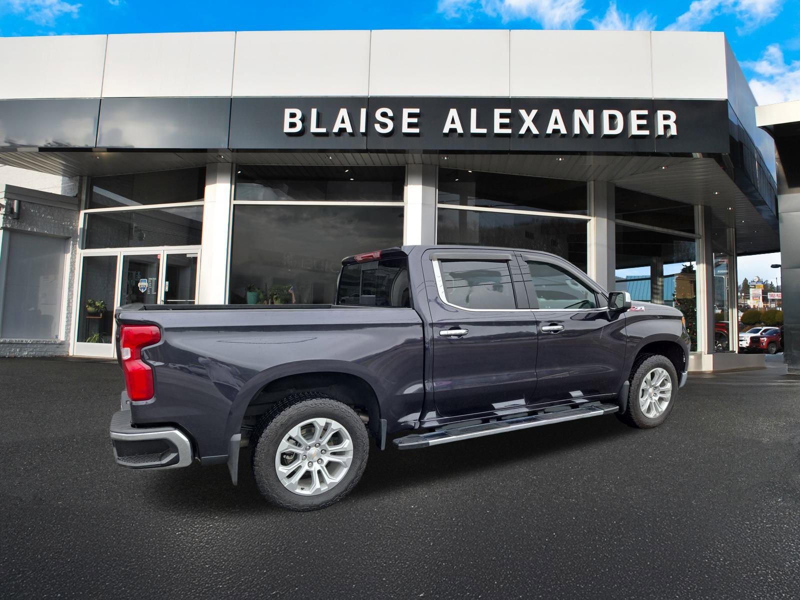 2024 Chevrolet Silverado 1500 LTZ photo 2