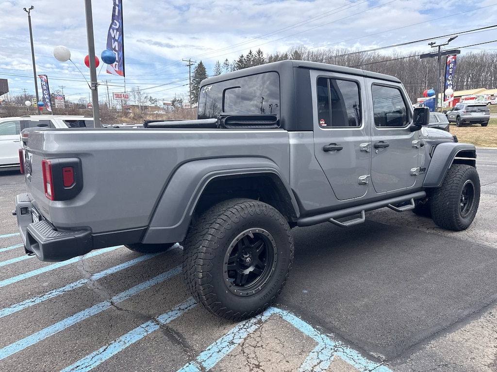 Used 2020 Jeep Gladiator Sport Truck Crew Cab