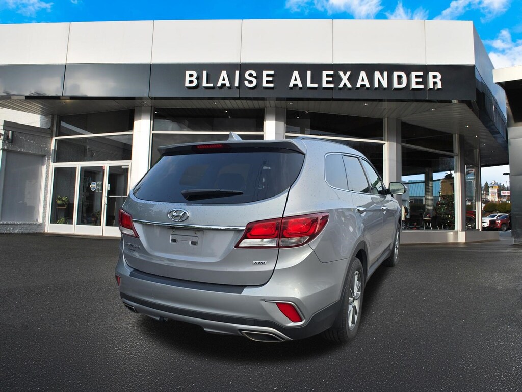Used 2018 Hyundai Santa Fe SE SUV