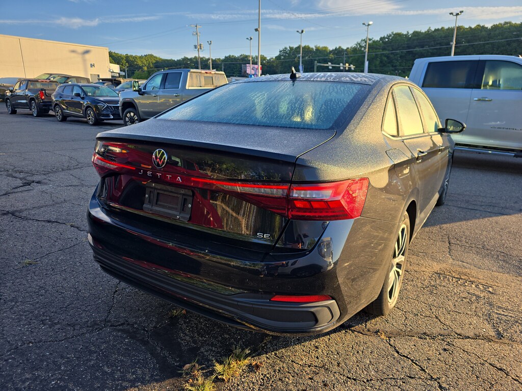 Used 2025 Volkswagen Jetta 1.5T SE Sedan