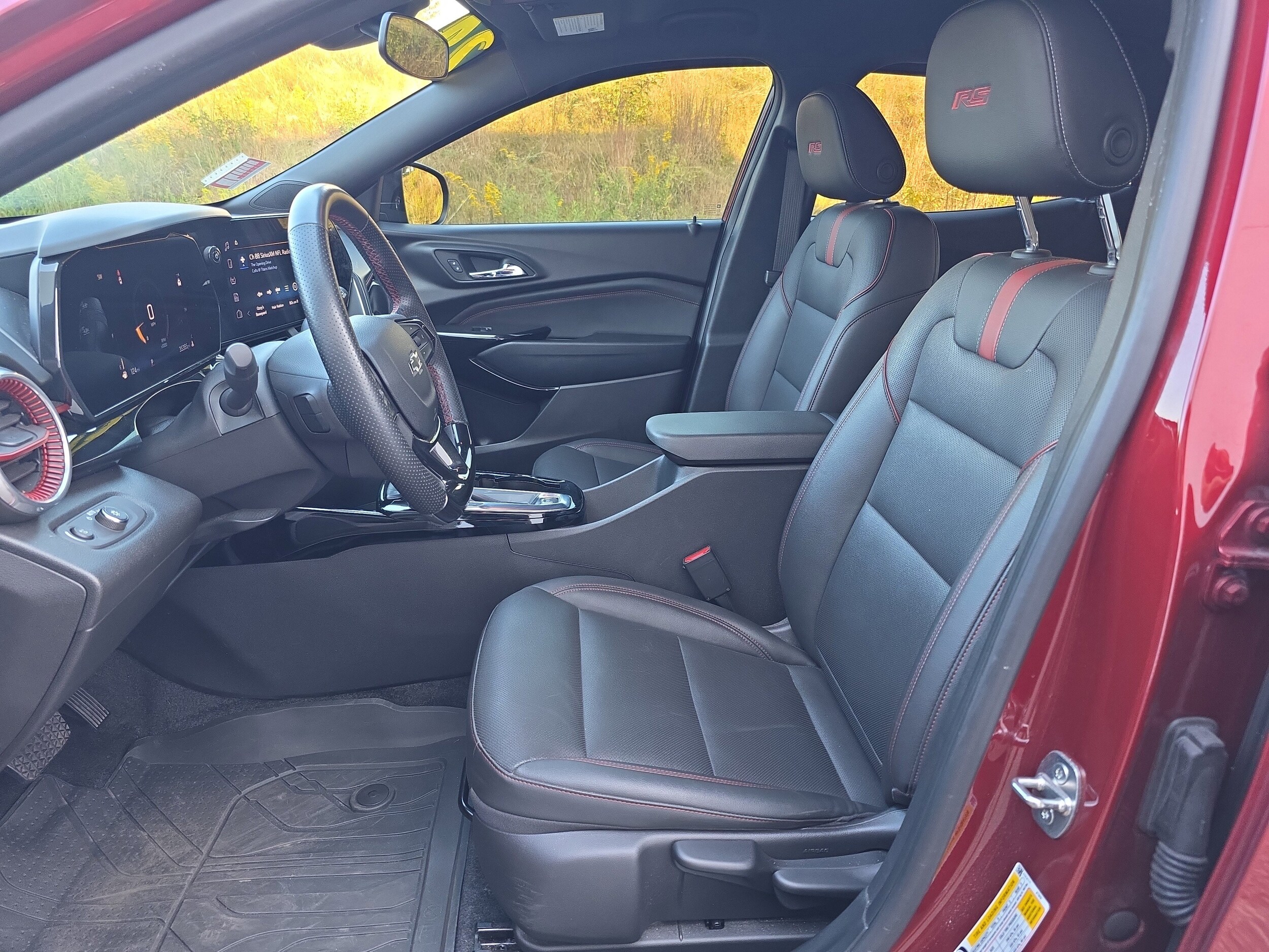 2024 Chevrolet Trax photo 2