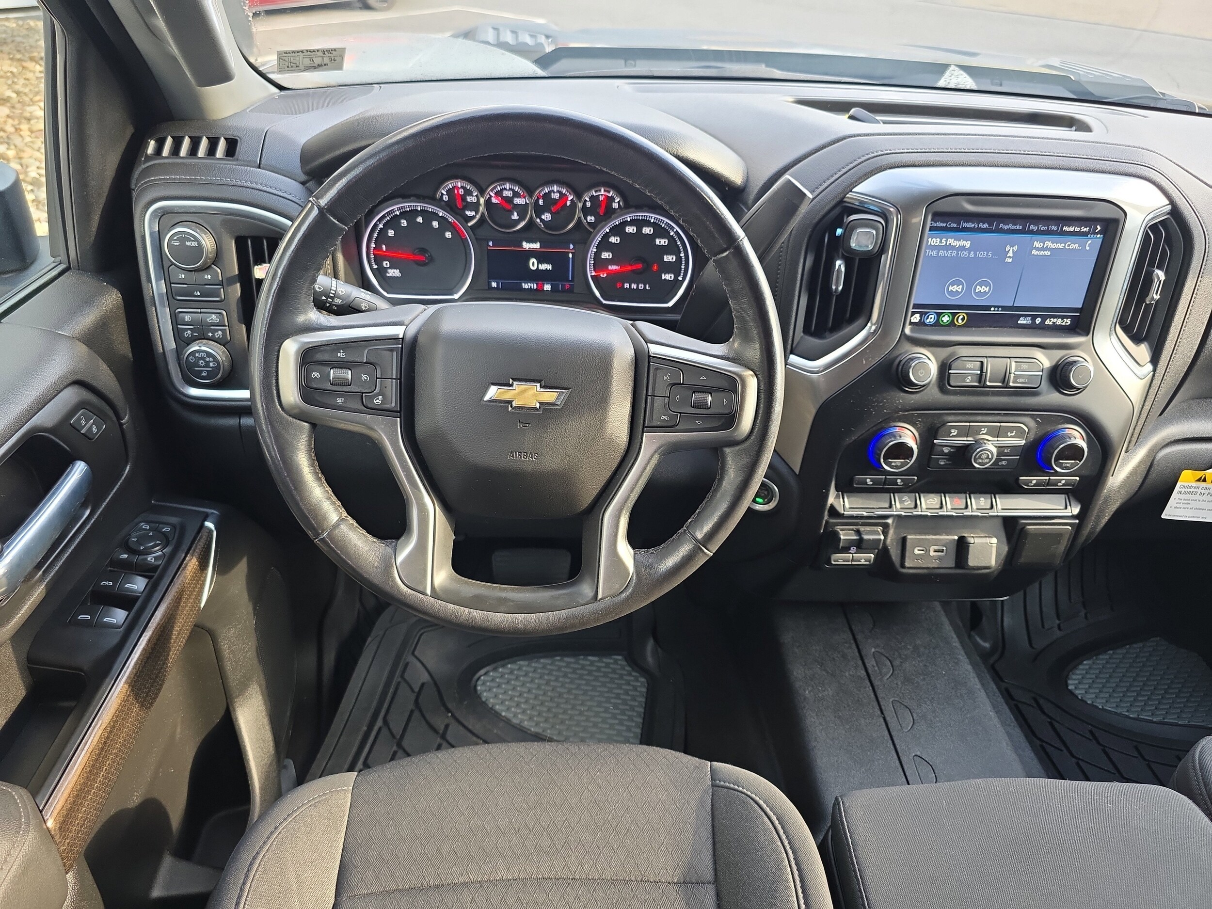 2021 Chevrolet Silverado 2500HD LT photo 3