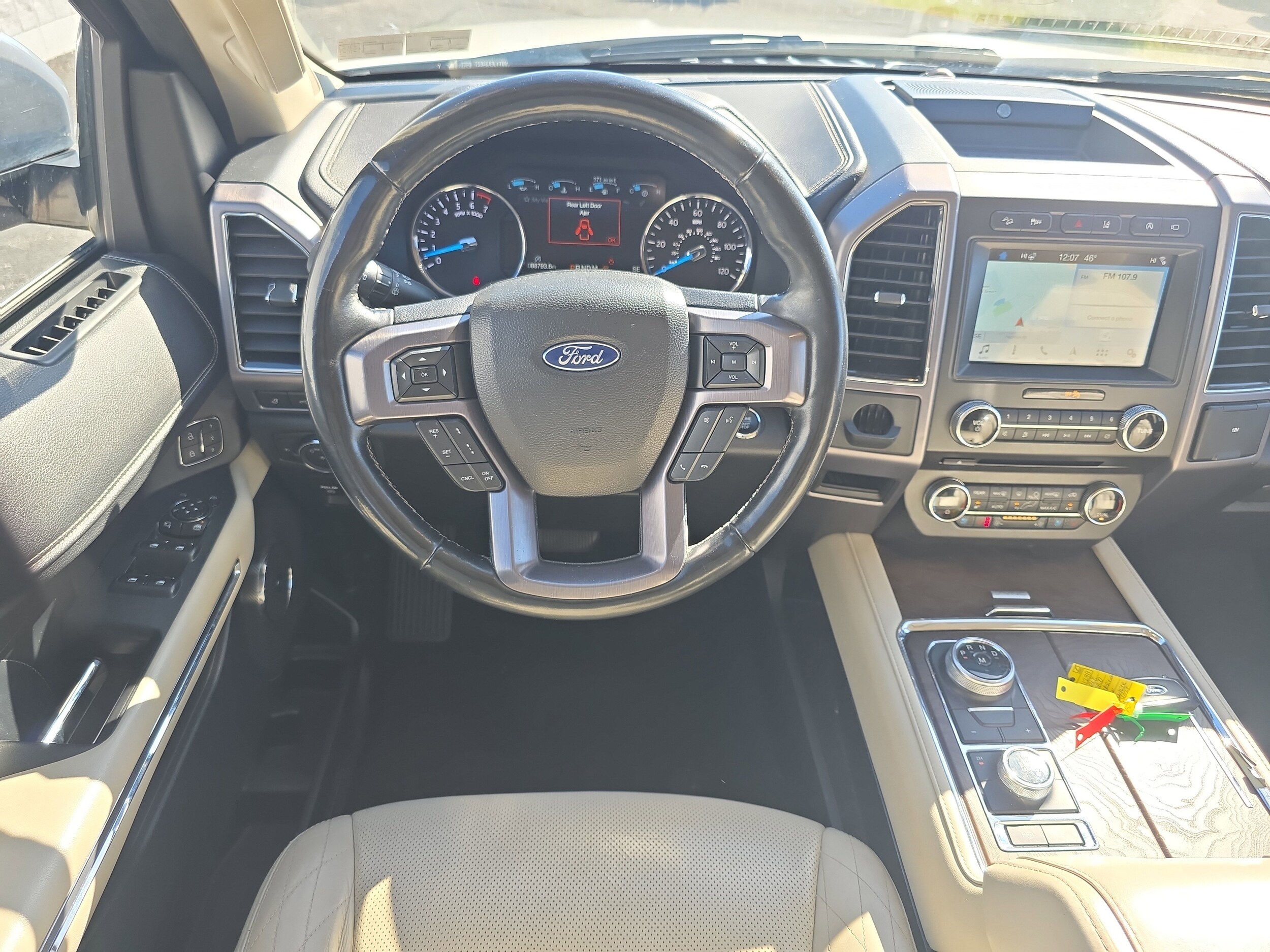 2018 Ford Expedition MAX Platinum photo 3